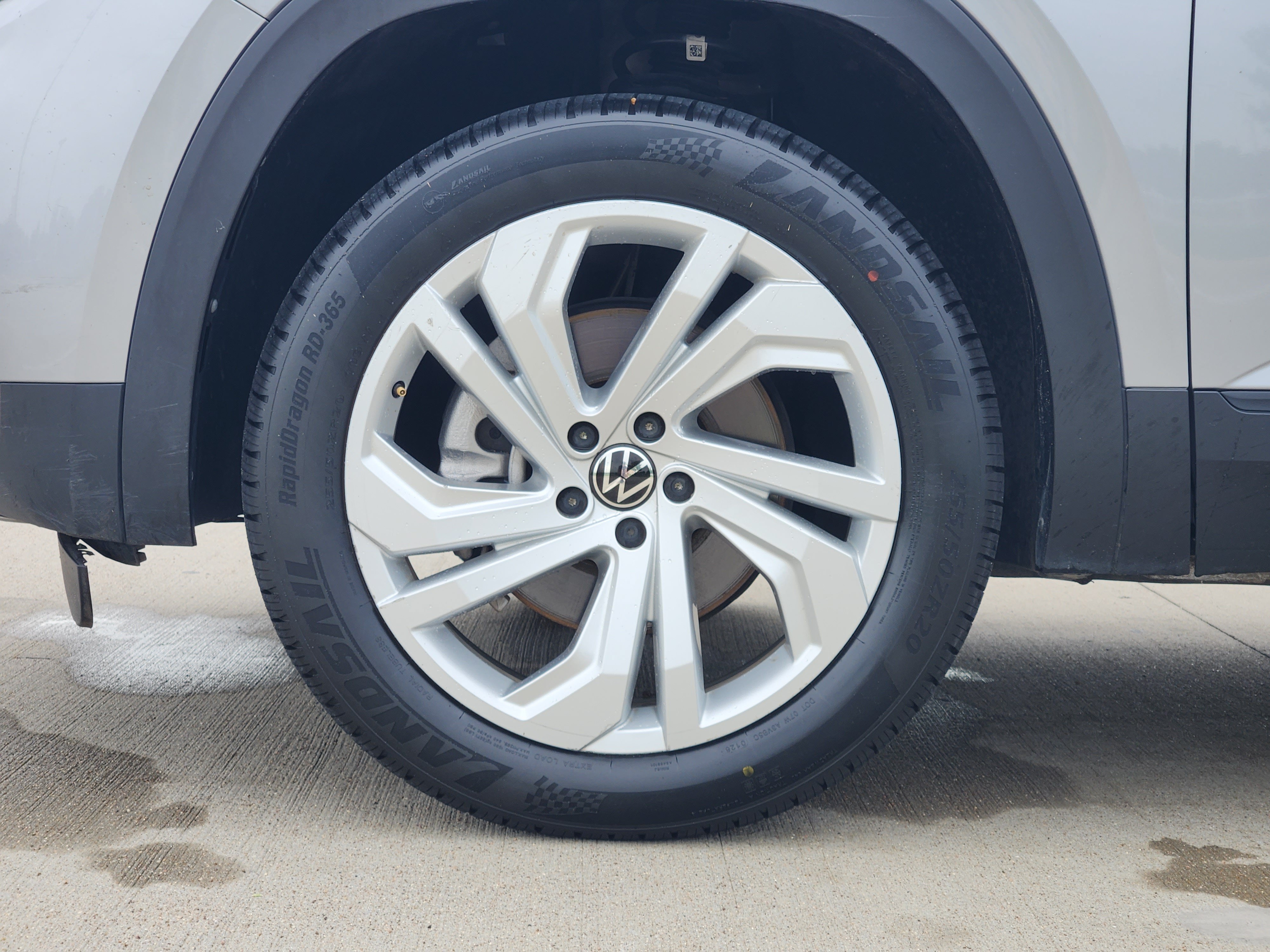 2023 Volkswagen Atlas 3.6L V6 SE w/Technology