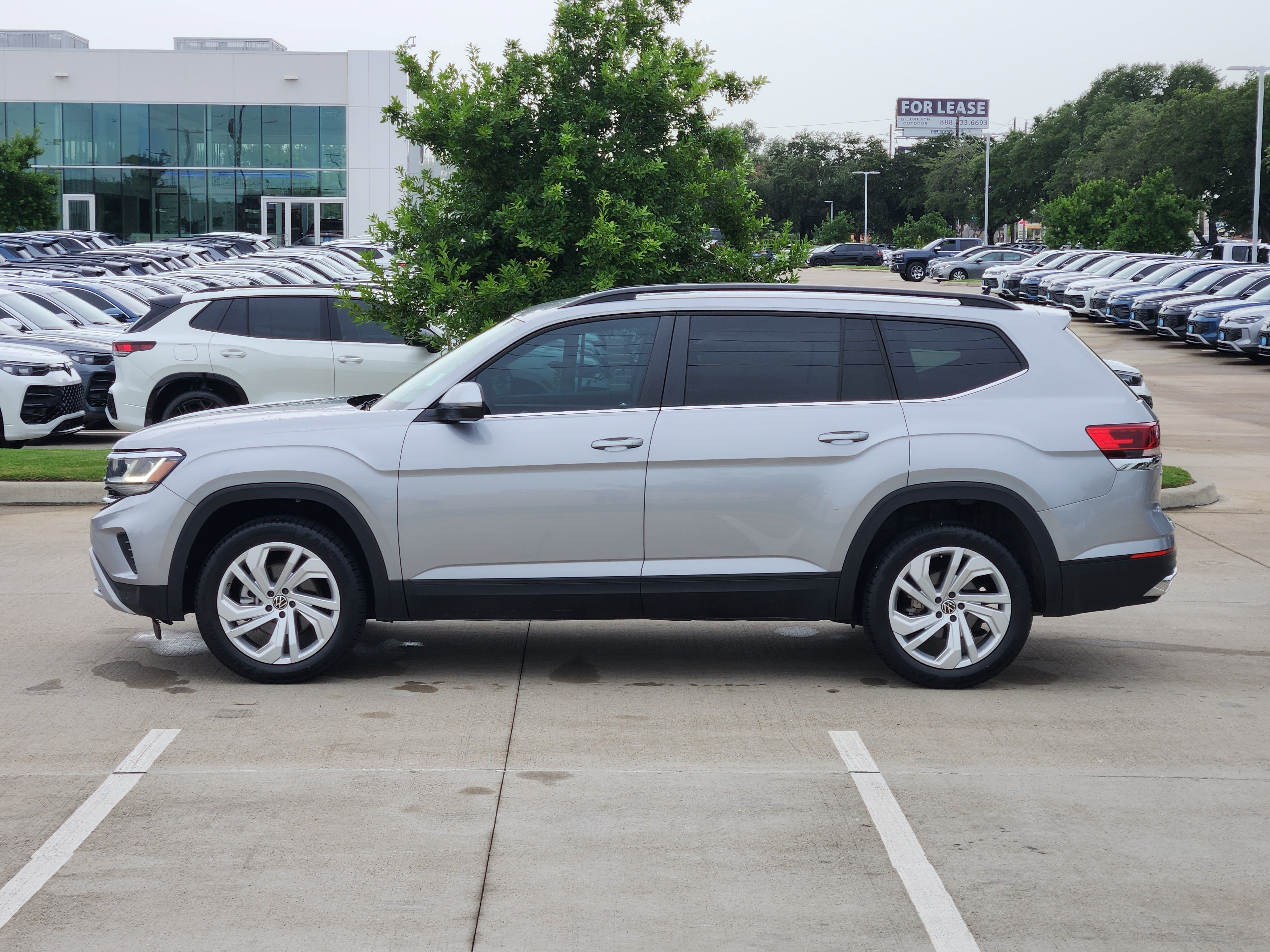 2023 Volkswagen Atlas 3.6L V6 SE w/Technology