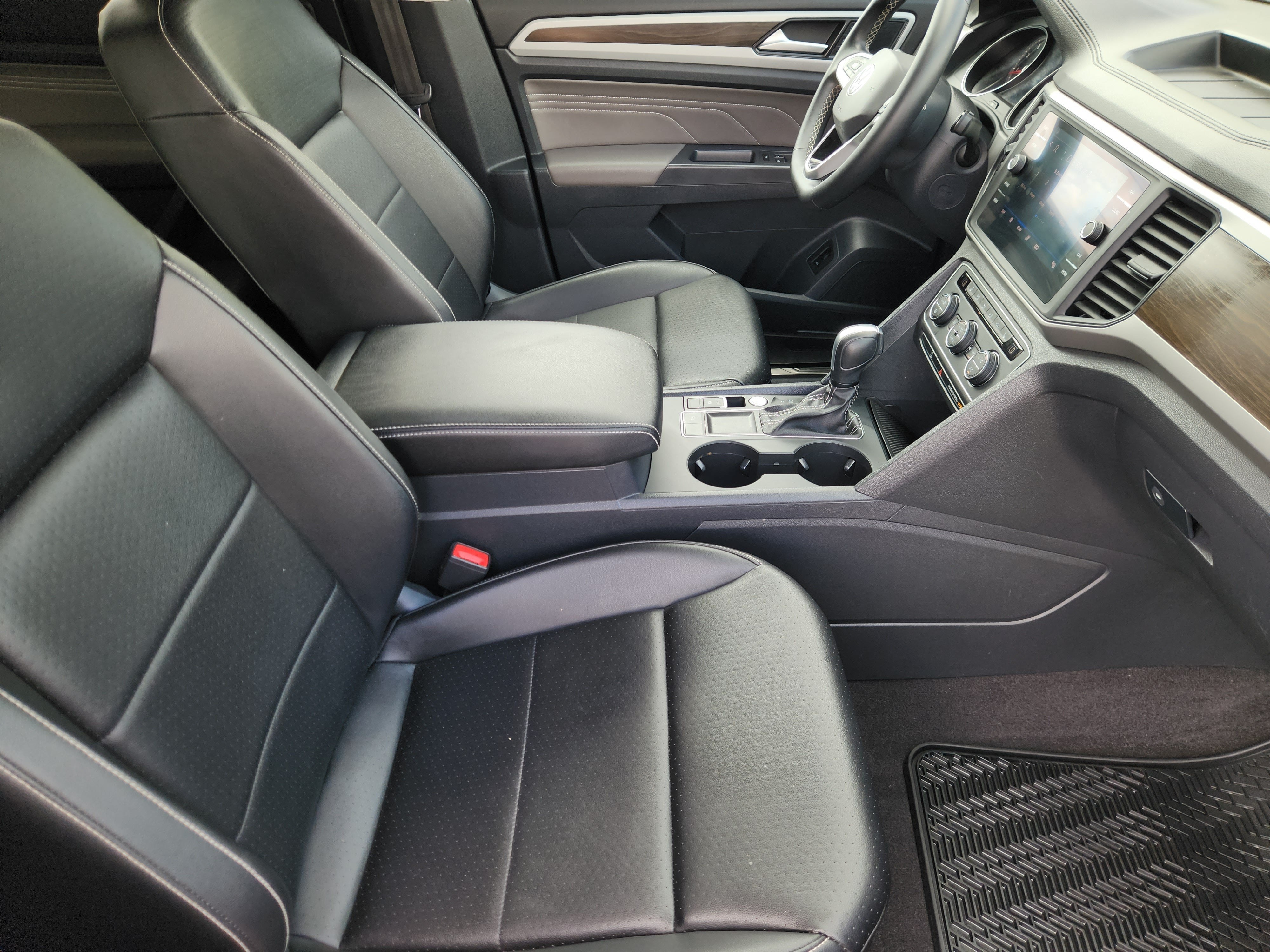 2021 Volkswagen Atlas 3.6L V6 SE w/Technology