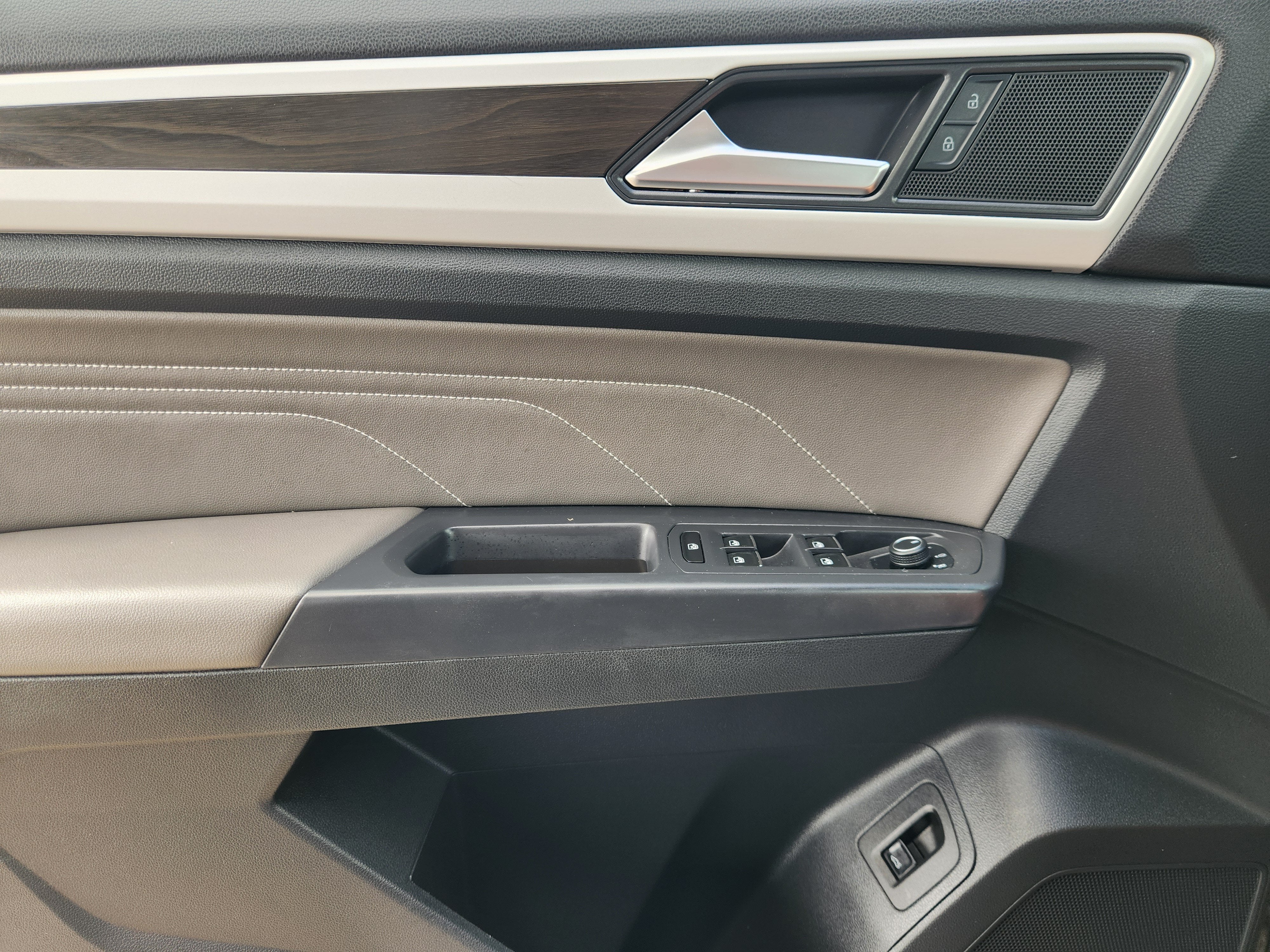 2021 Volkswagen Atlas 3.6L V6 SE w/Technology