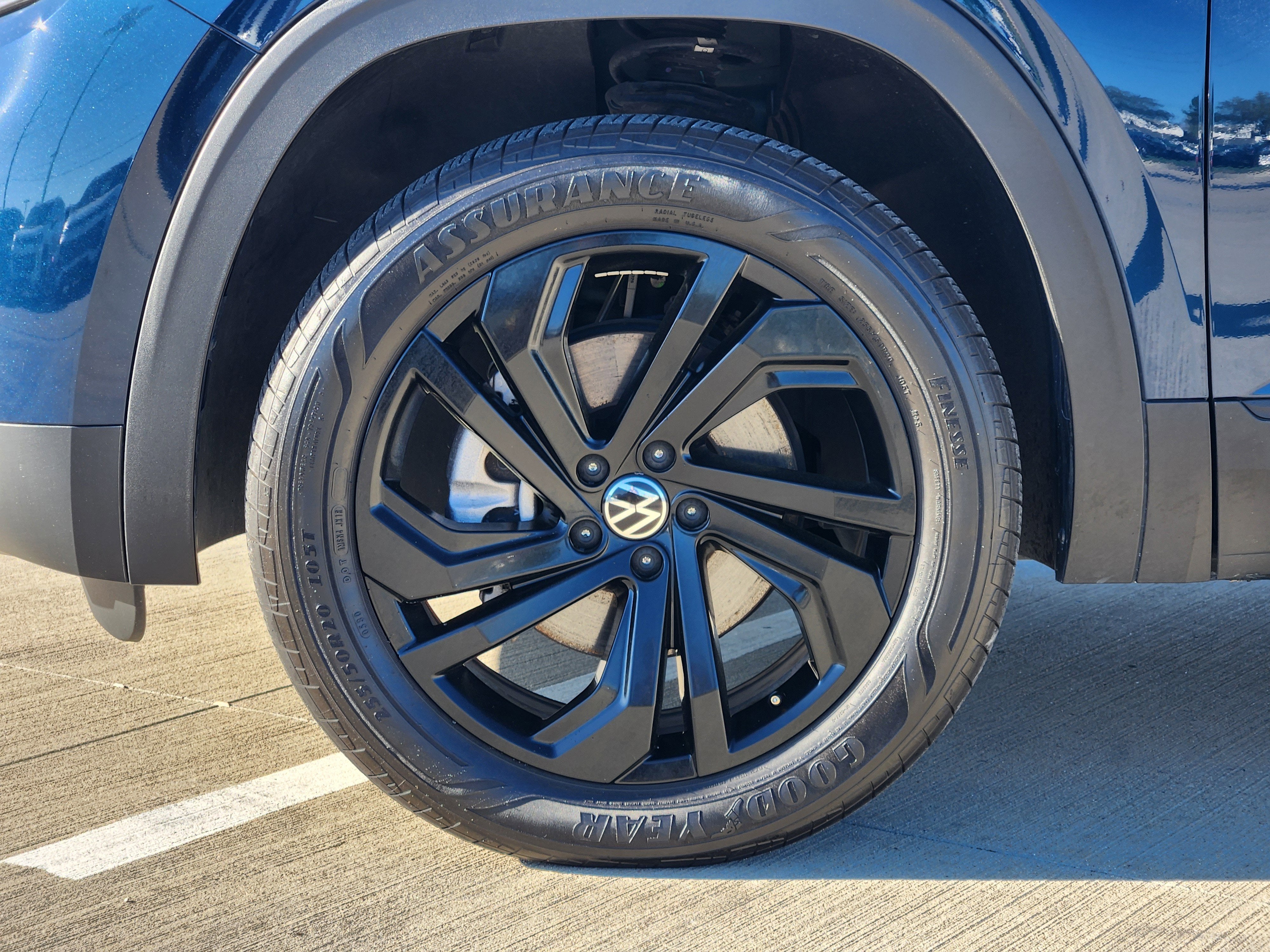 2023 Volkswagen Atlas 3.6L V6 SE w/Technology