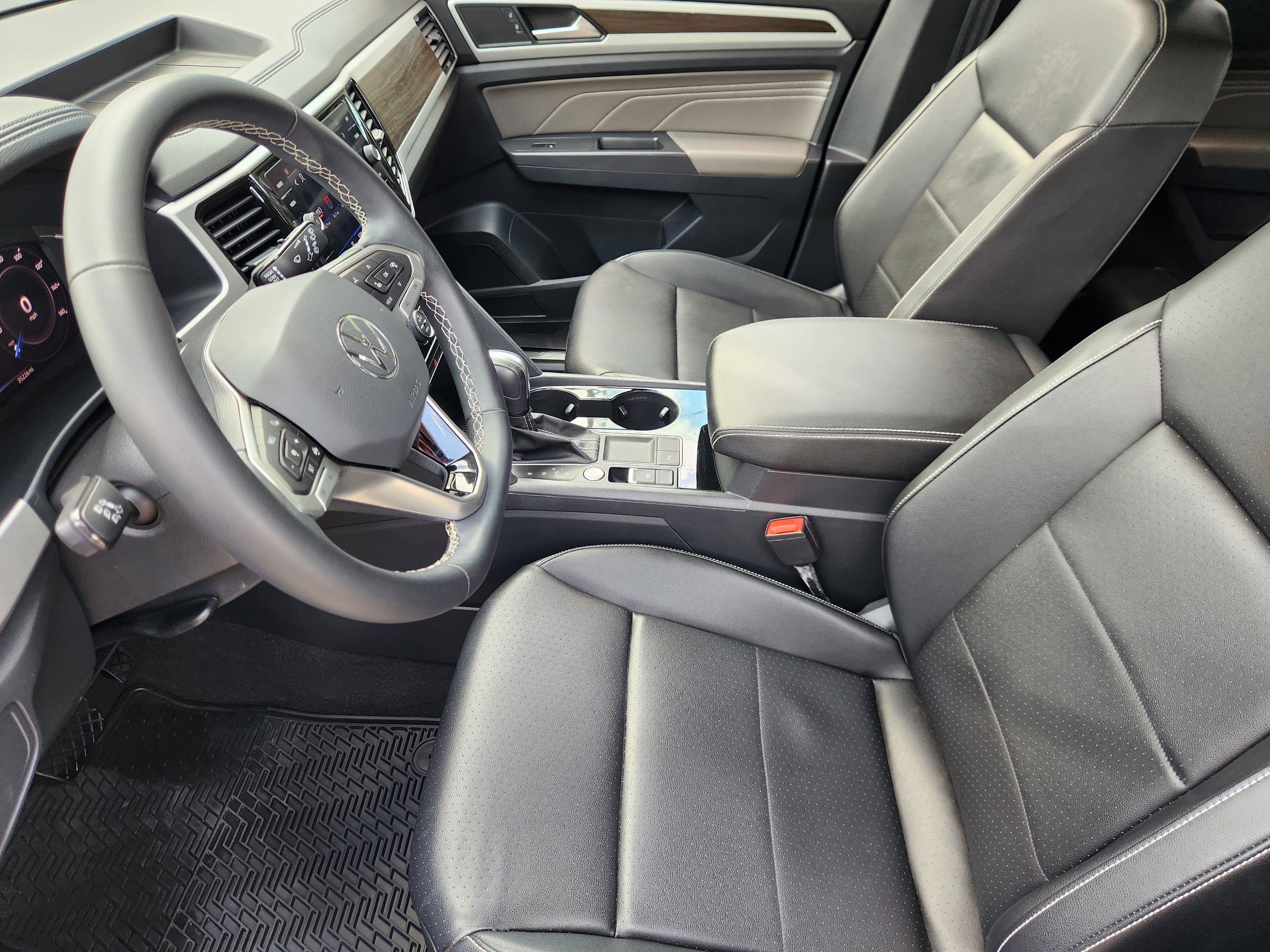 2023 Volkswagen Atlas 3.6L V6 SE w/Technology