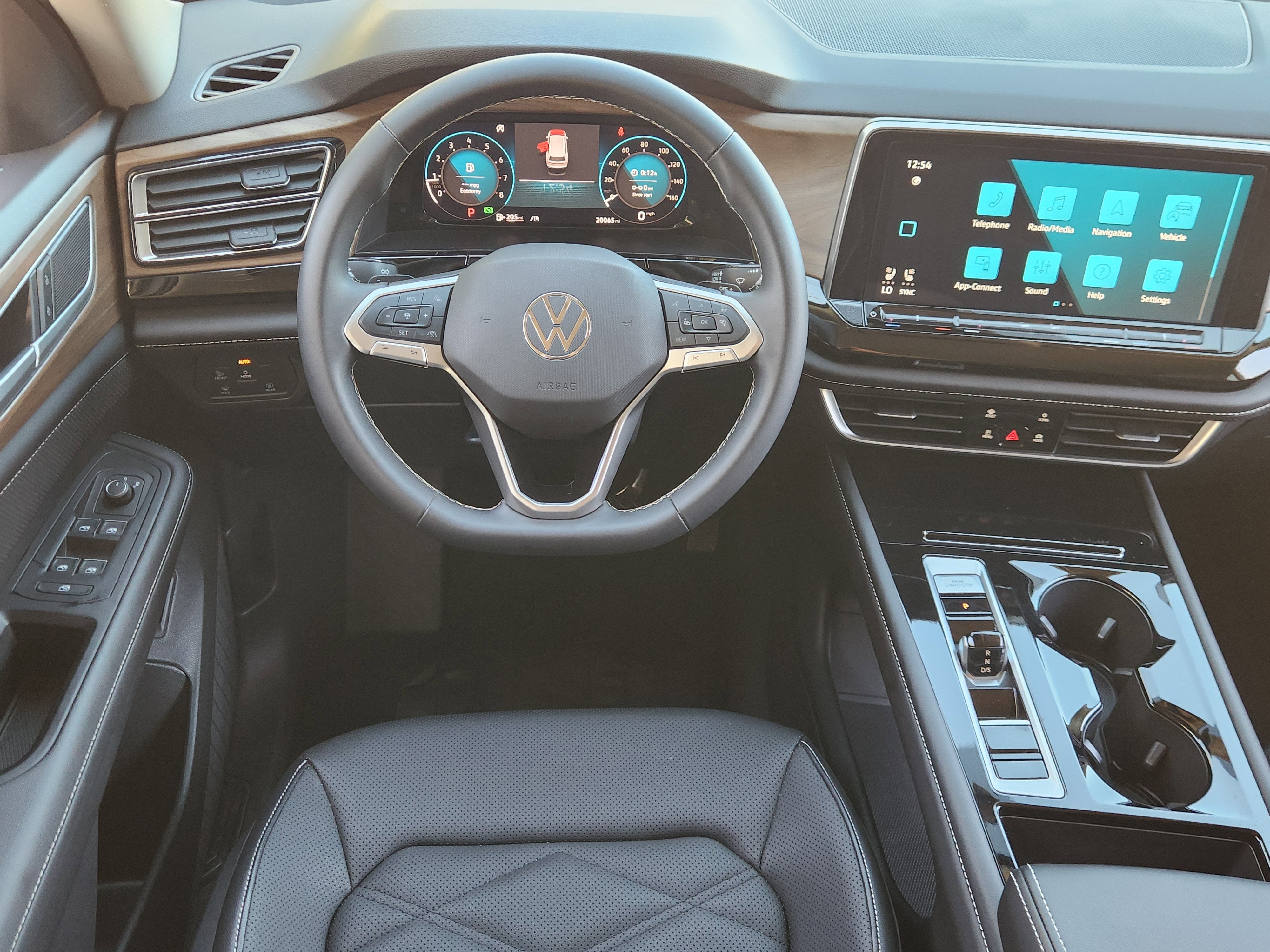 2025 Volkswagen Atlas 2.0T SE w/Technology