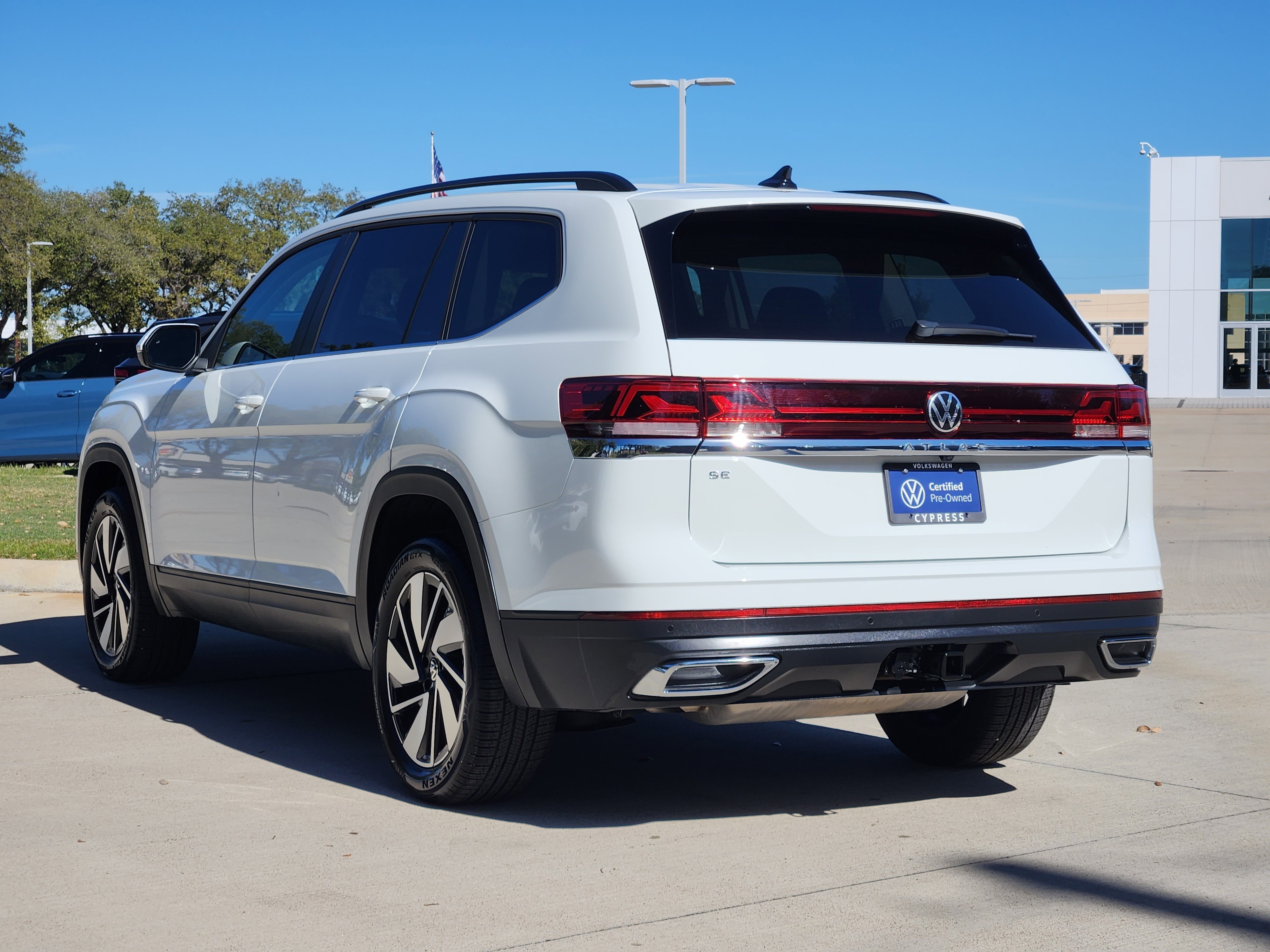 2025 Volkswagen Atlas 2.0T SE w/Technology