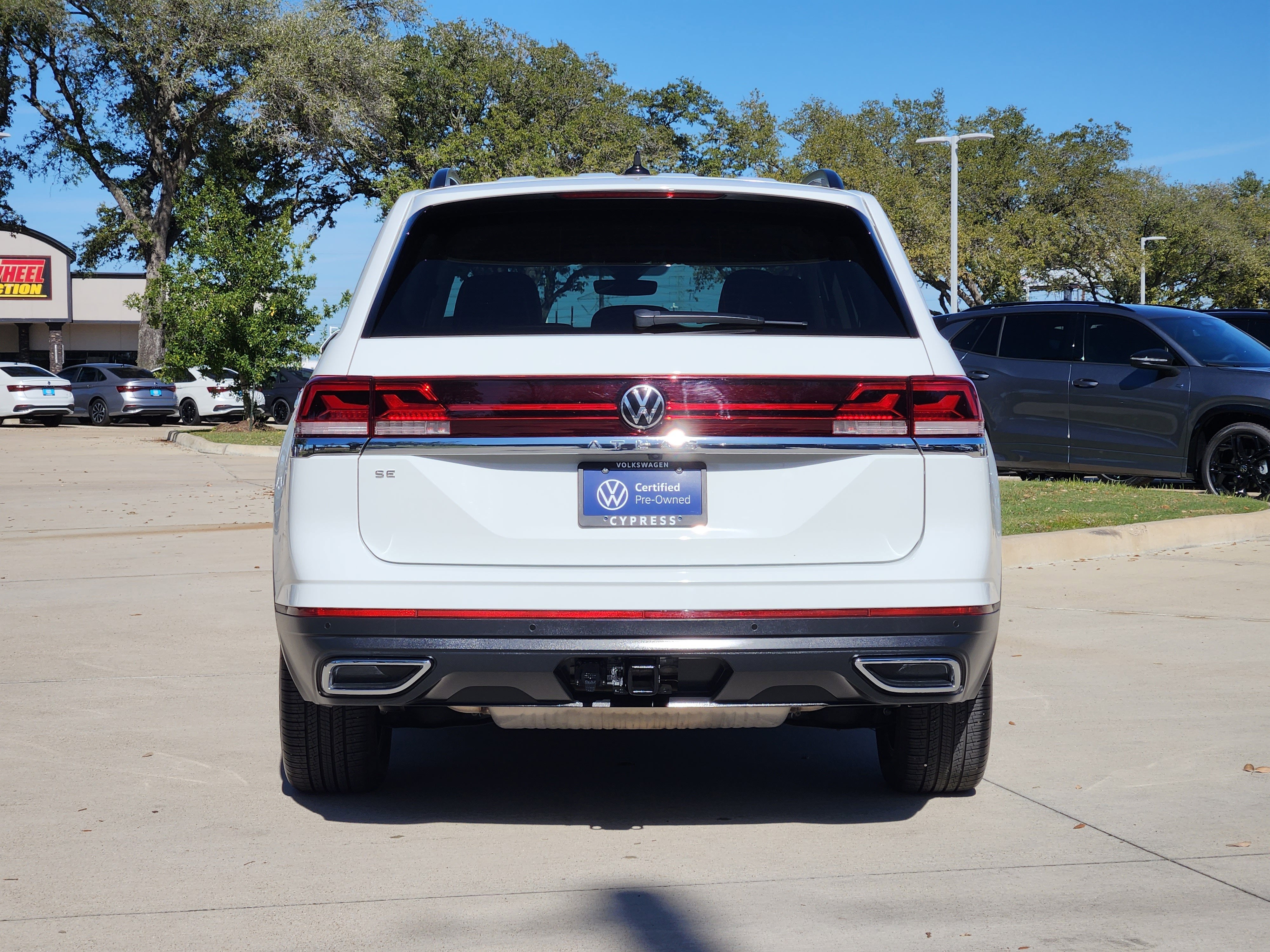 2025 Volkswagen Atlas 2.0T SE w/Technology