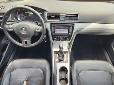 2013 Volkswagen Passat Base
