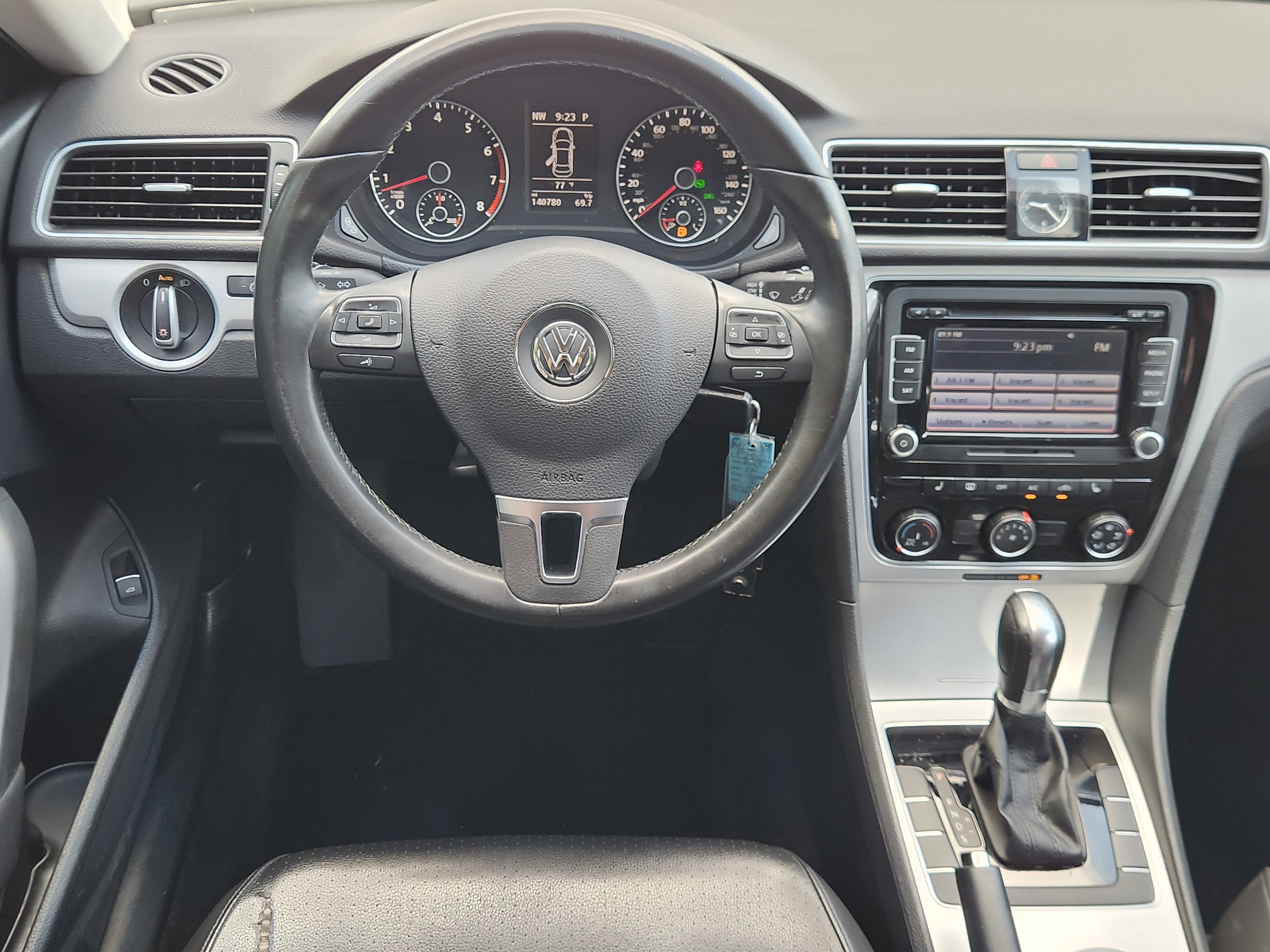 2013 Volkswagen Passat Base