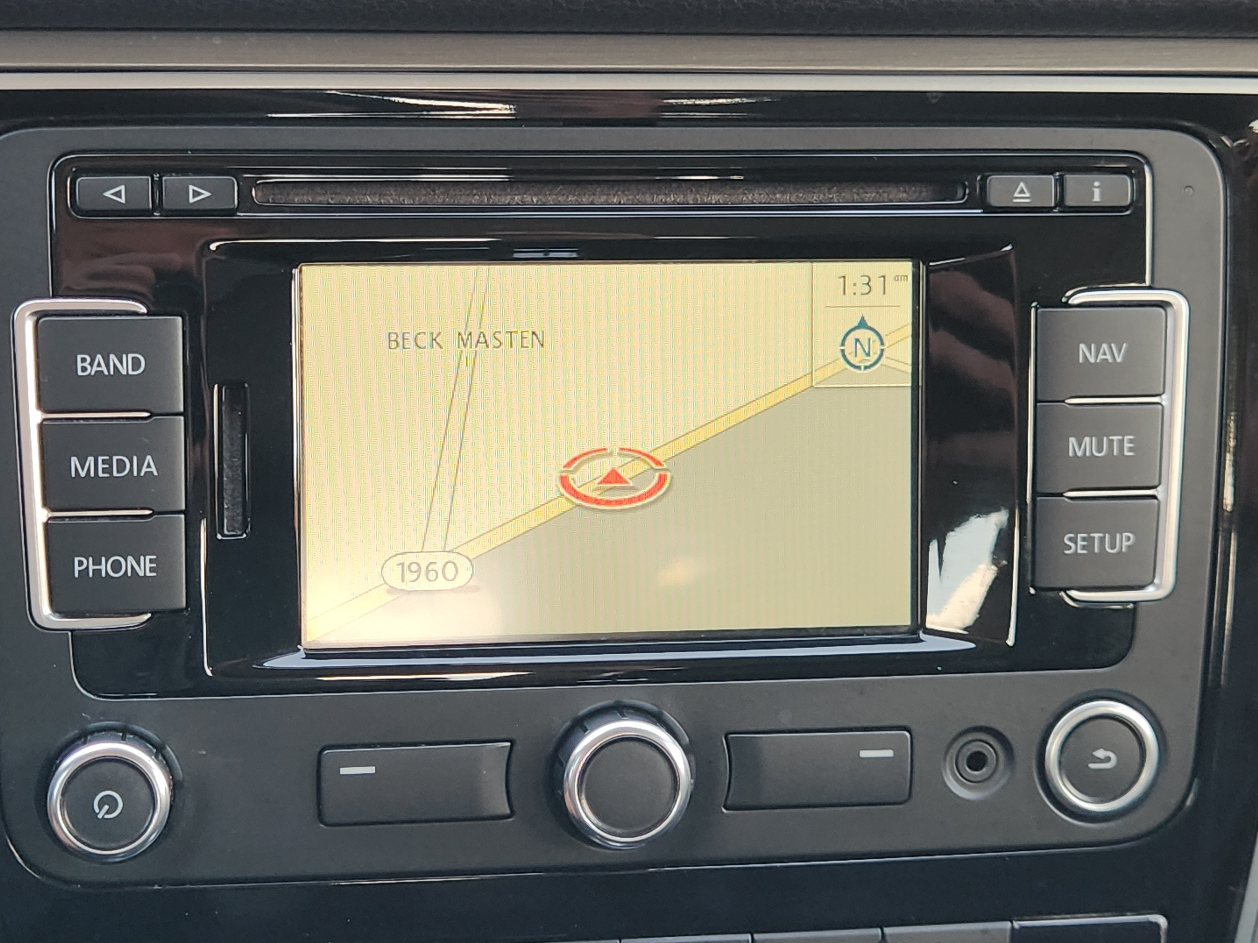 2015 Volkswagen Passat 1.8T SE w/Sunroof & Nav