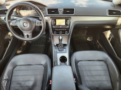 2015 Volkswagen Passat 1.8T SE w/Sunroof & Nav
