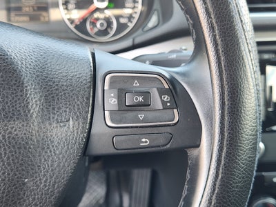 2015 Volkswagen Passat 1.8T SE w/Sunroof & Nav