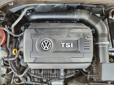 2015 Volkswagen Passat 1.8T SE w/Sunroof & Nav