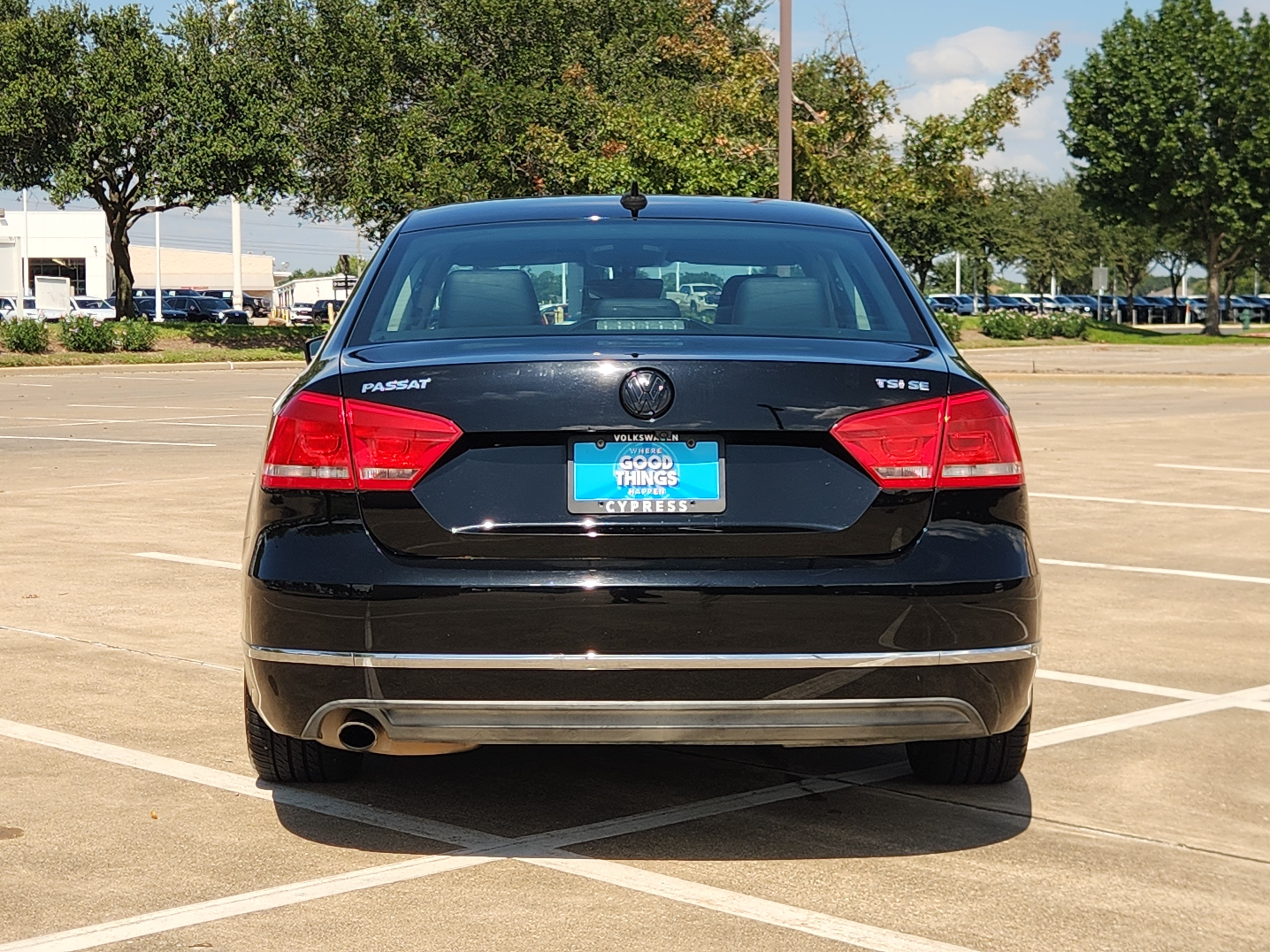 2015 Volkswagen Passat 1.8T SE w/Sunroof & Nav