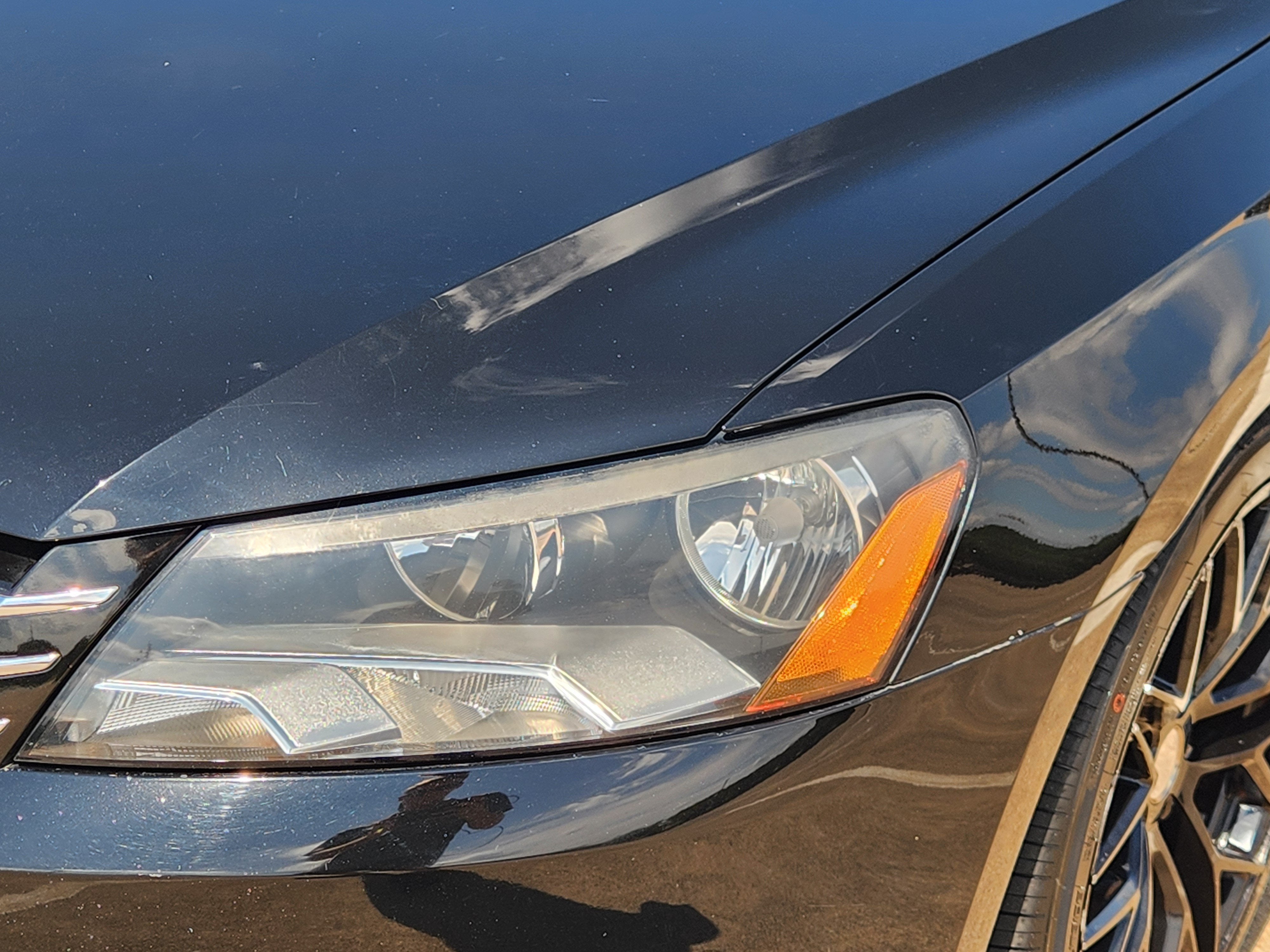 2015 Volkswagen Passat 1.8T SE w/Sunroof & Nav