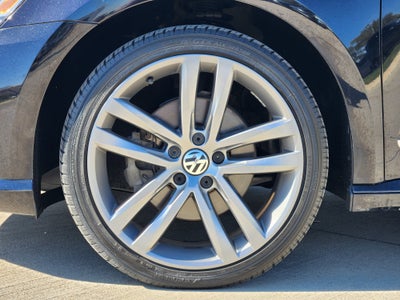 2017 Volkswagen Passat R-Line w/Comfort Pkg