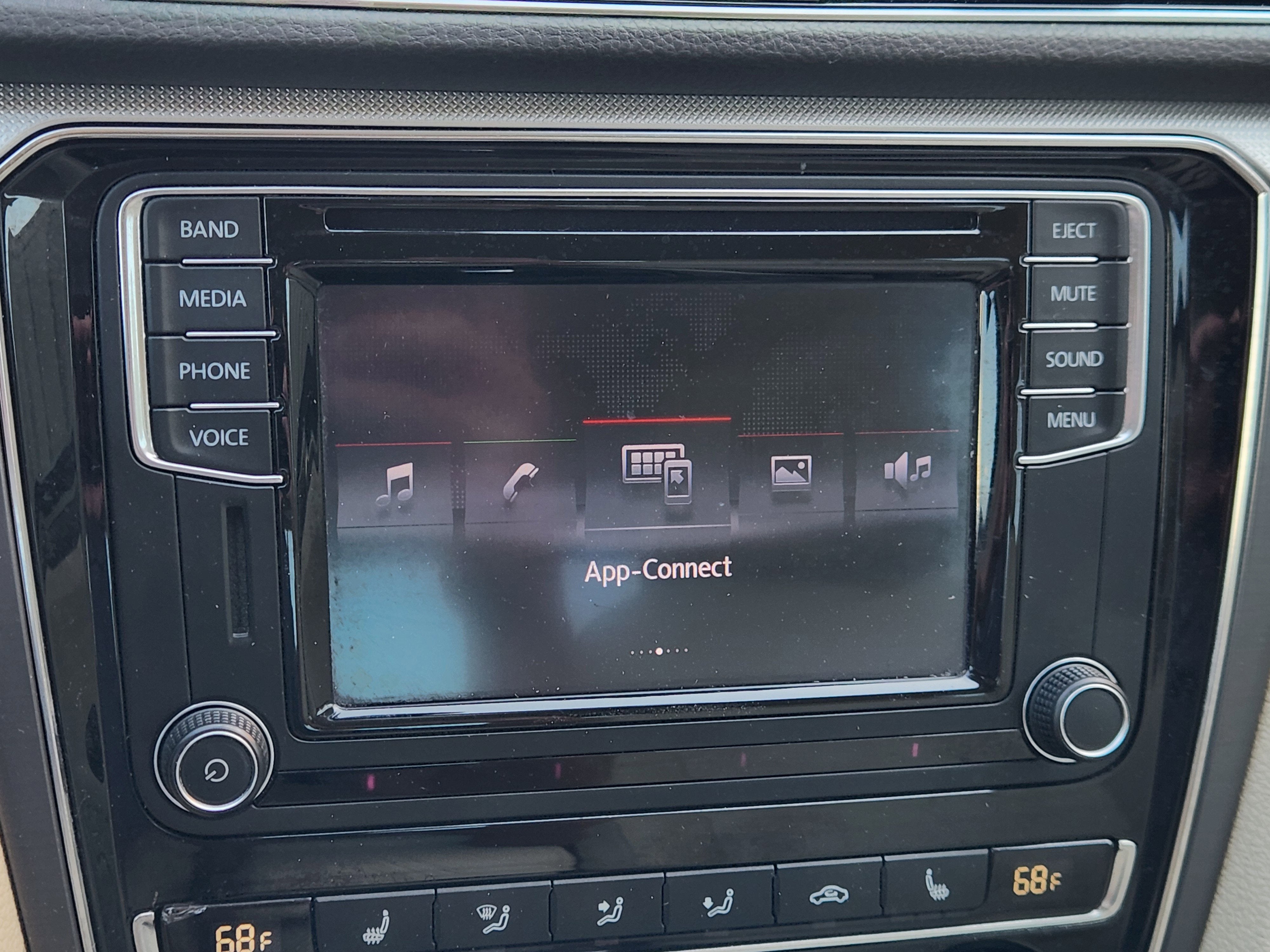 2017 Volkswagen Passat R-Line w/Comfort Pkg