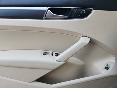 2017 Volkswagen Passat R-Line w/Comfort Pkg