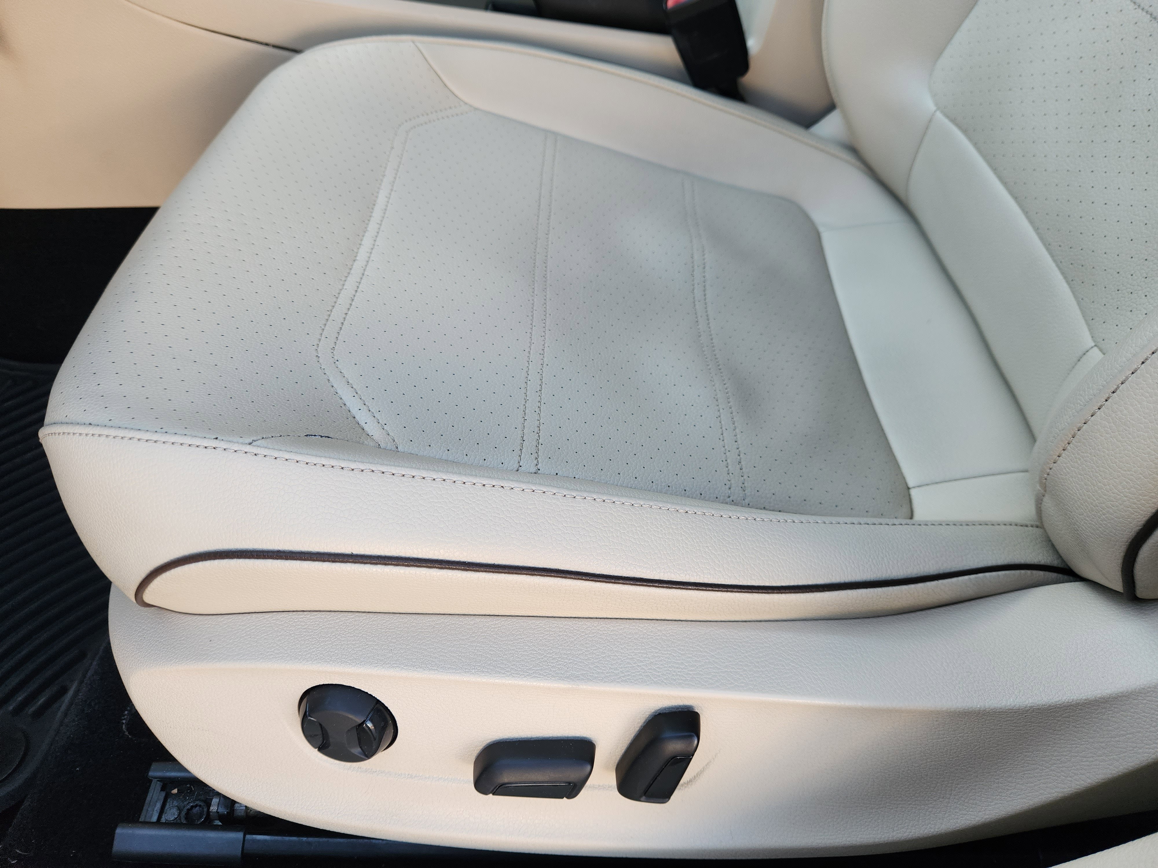 2017 Volkswagen Passat R-Line w/Comfort Pkg