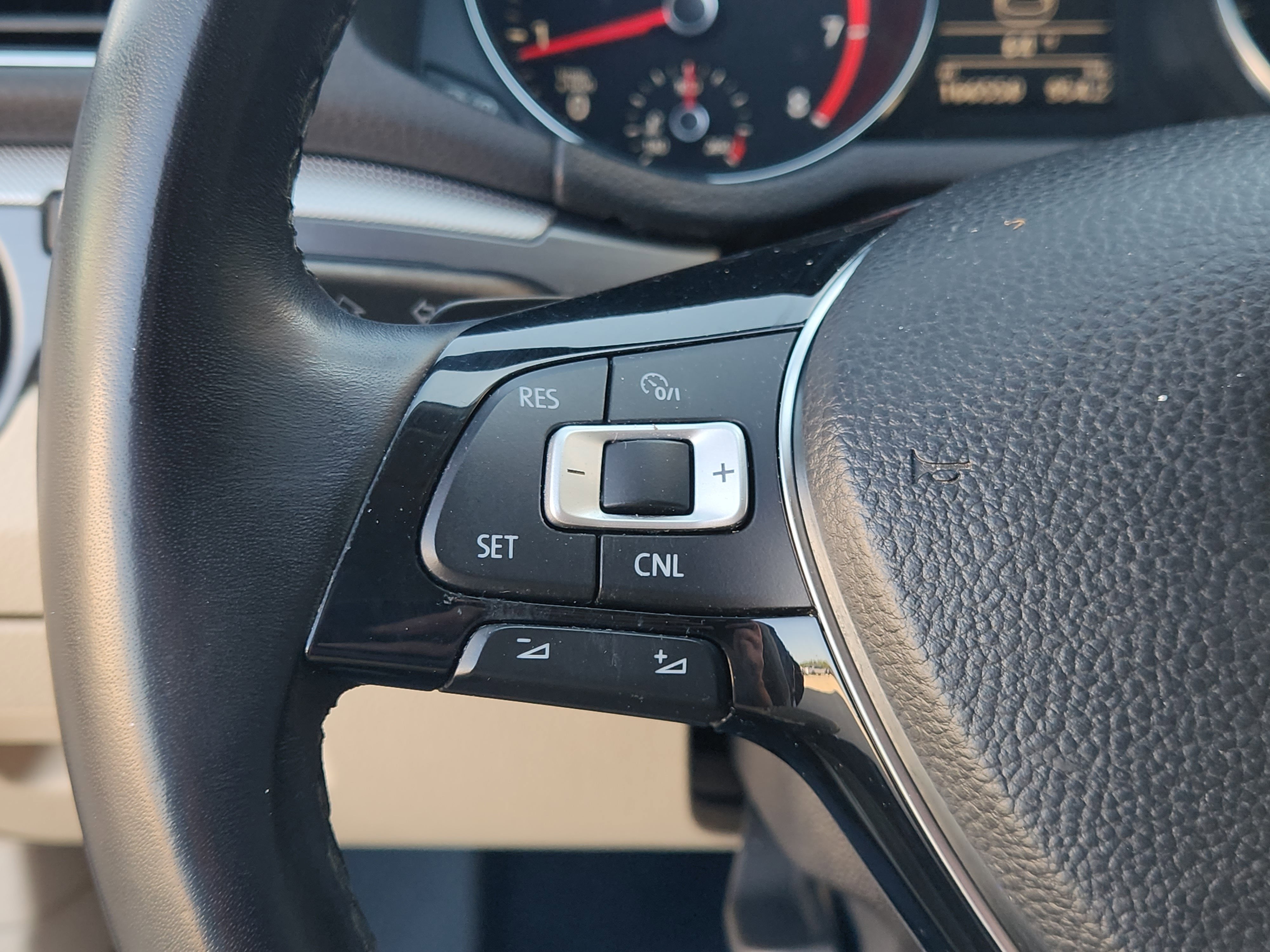 2017 Volkswagen Passat R-Line w/Comfort Pkg