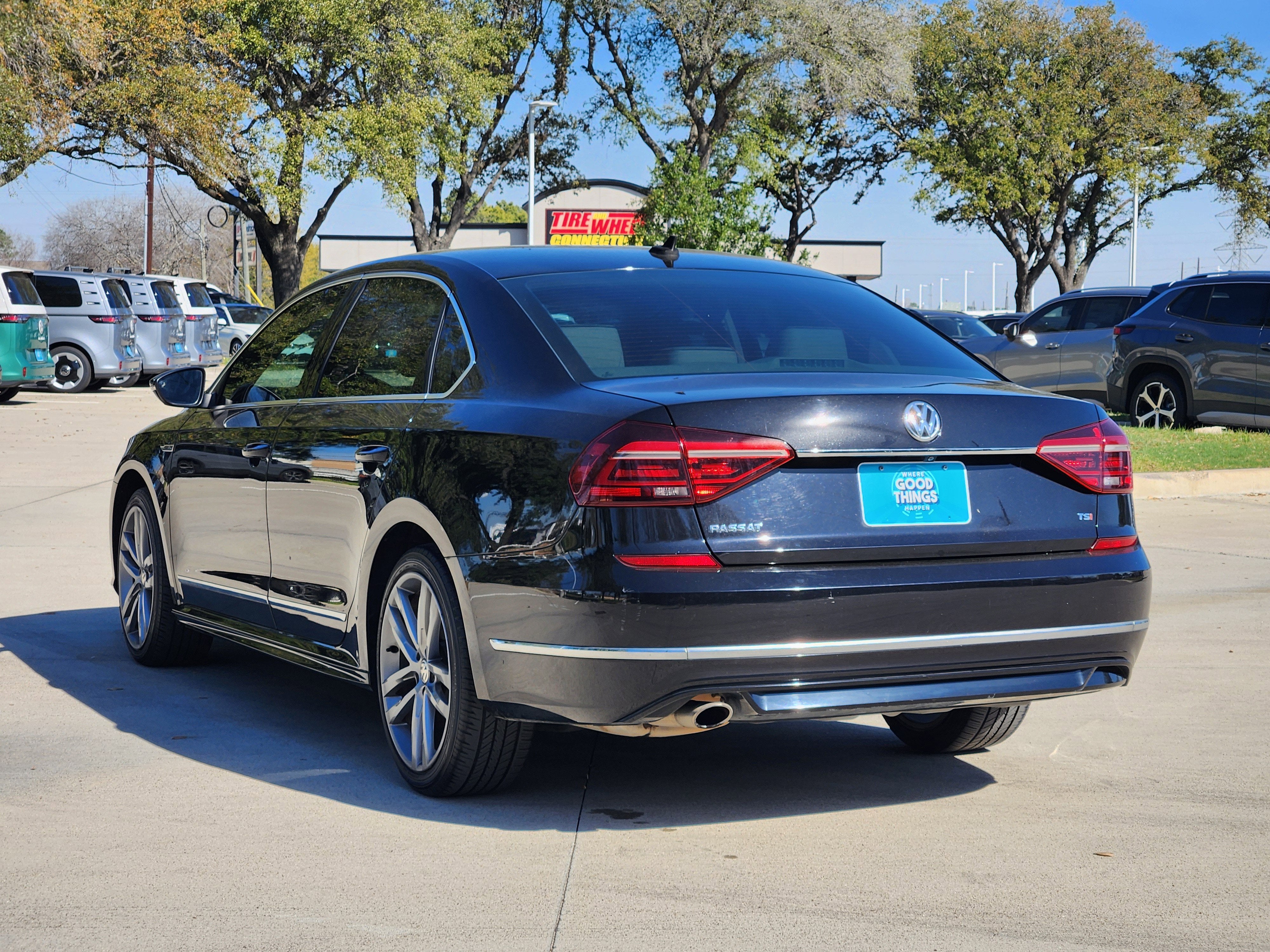 2017 Volkswagen Passat R-Line w/Comfort Pkg
