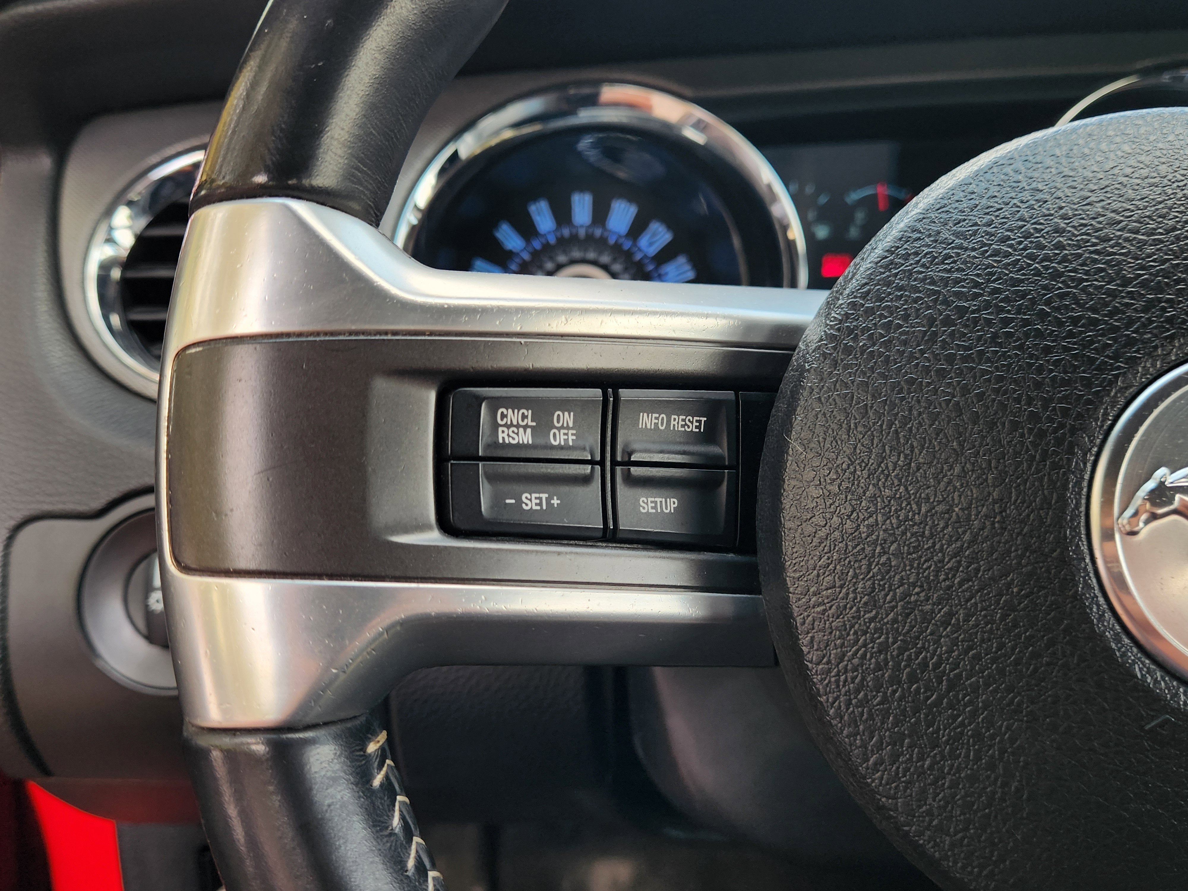 2013 Ford Mustang V6