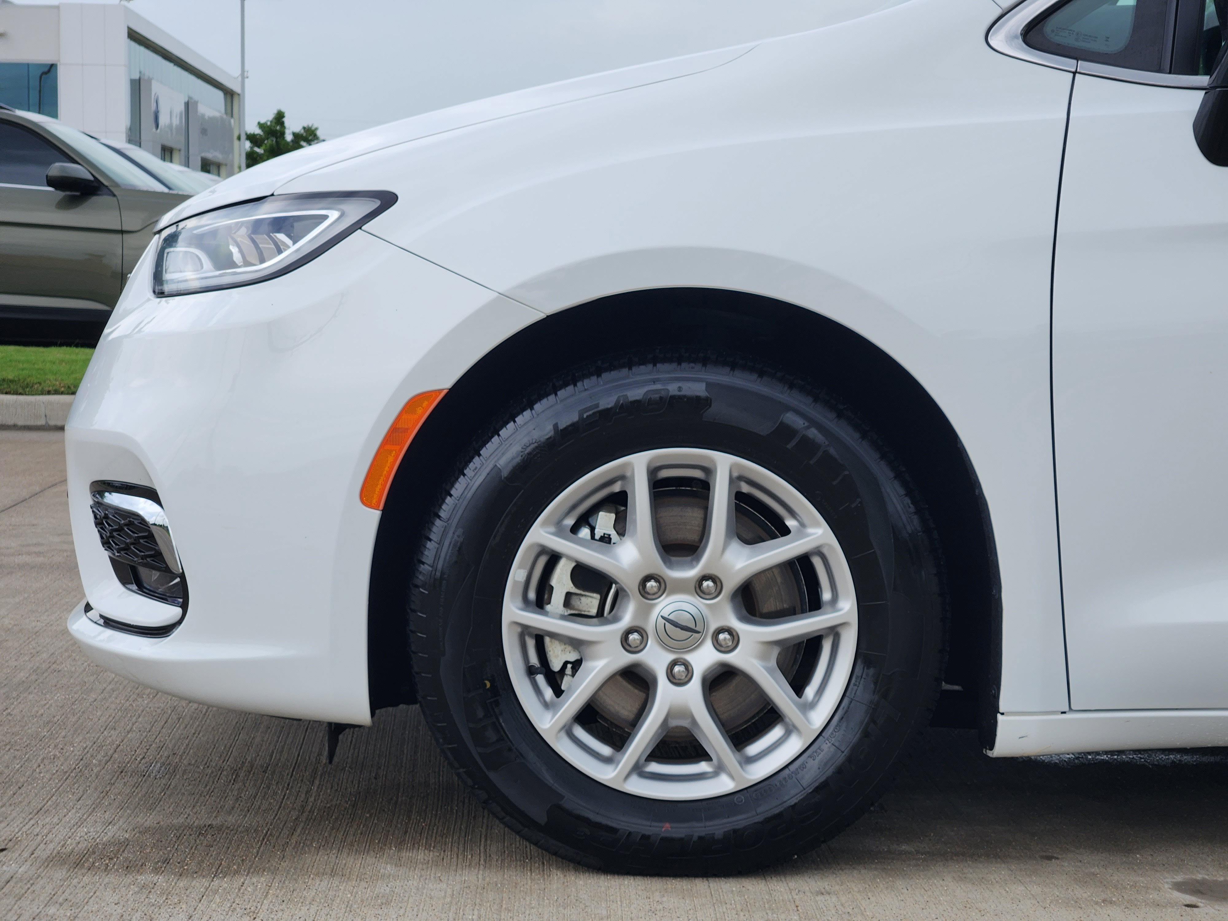 2024 Chrysler Pacifica Touring L