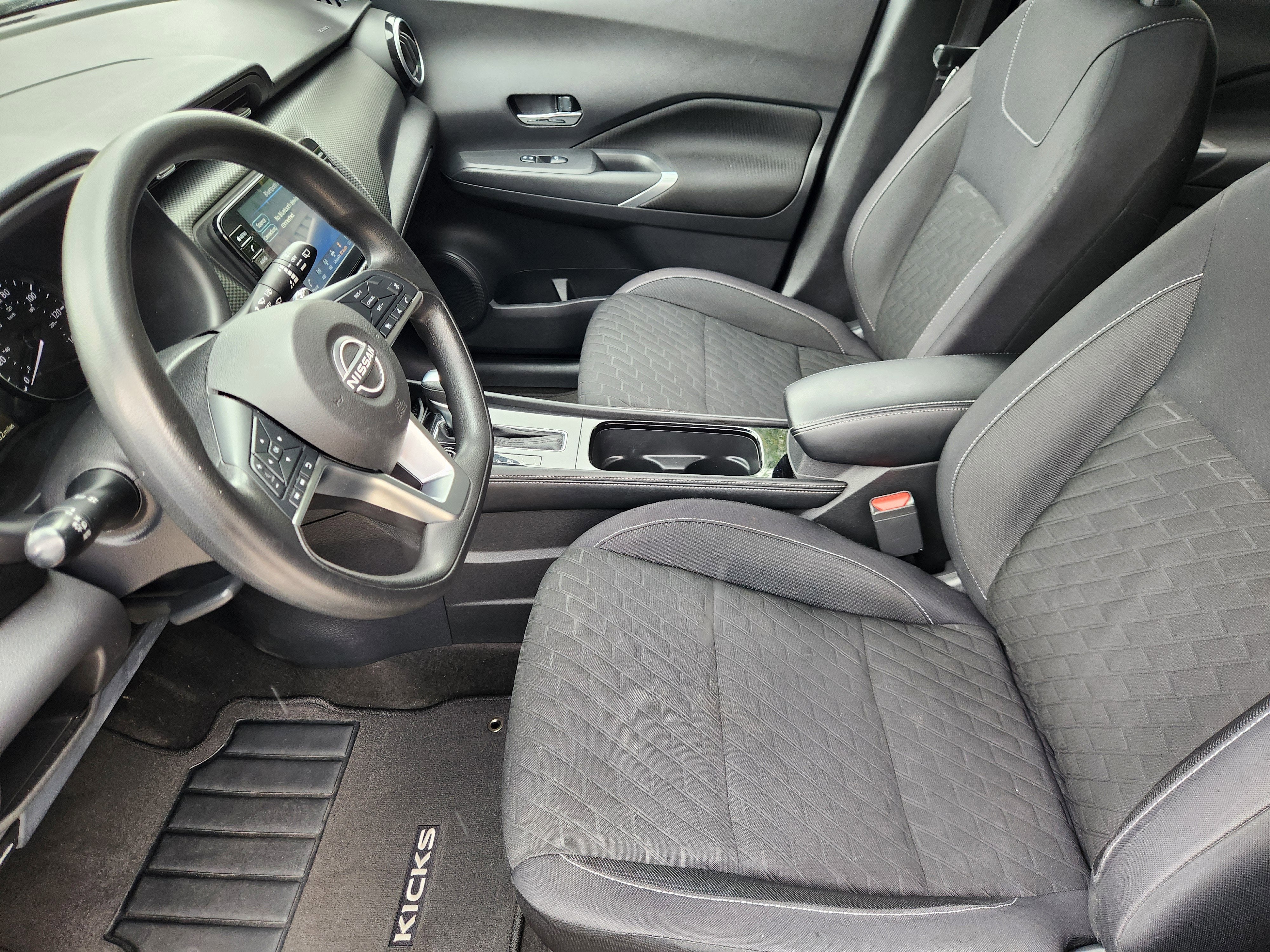 2022 Nissan Kicks SV