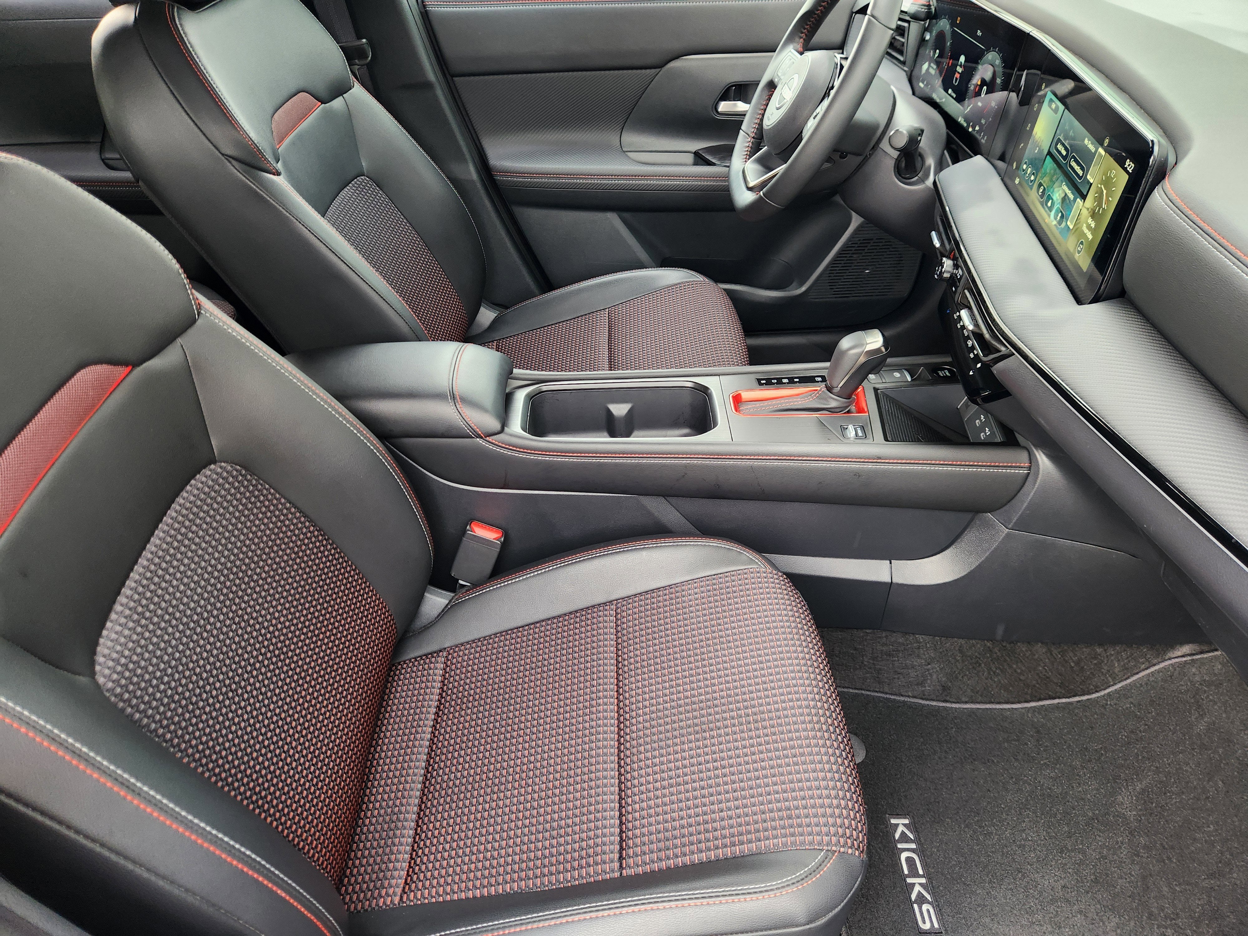 2025 Nissan Kicks SR