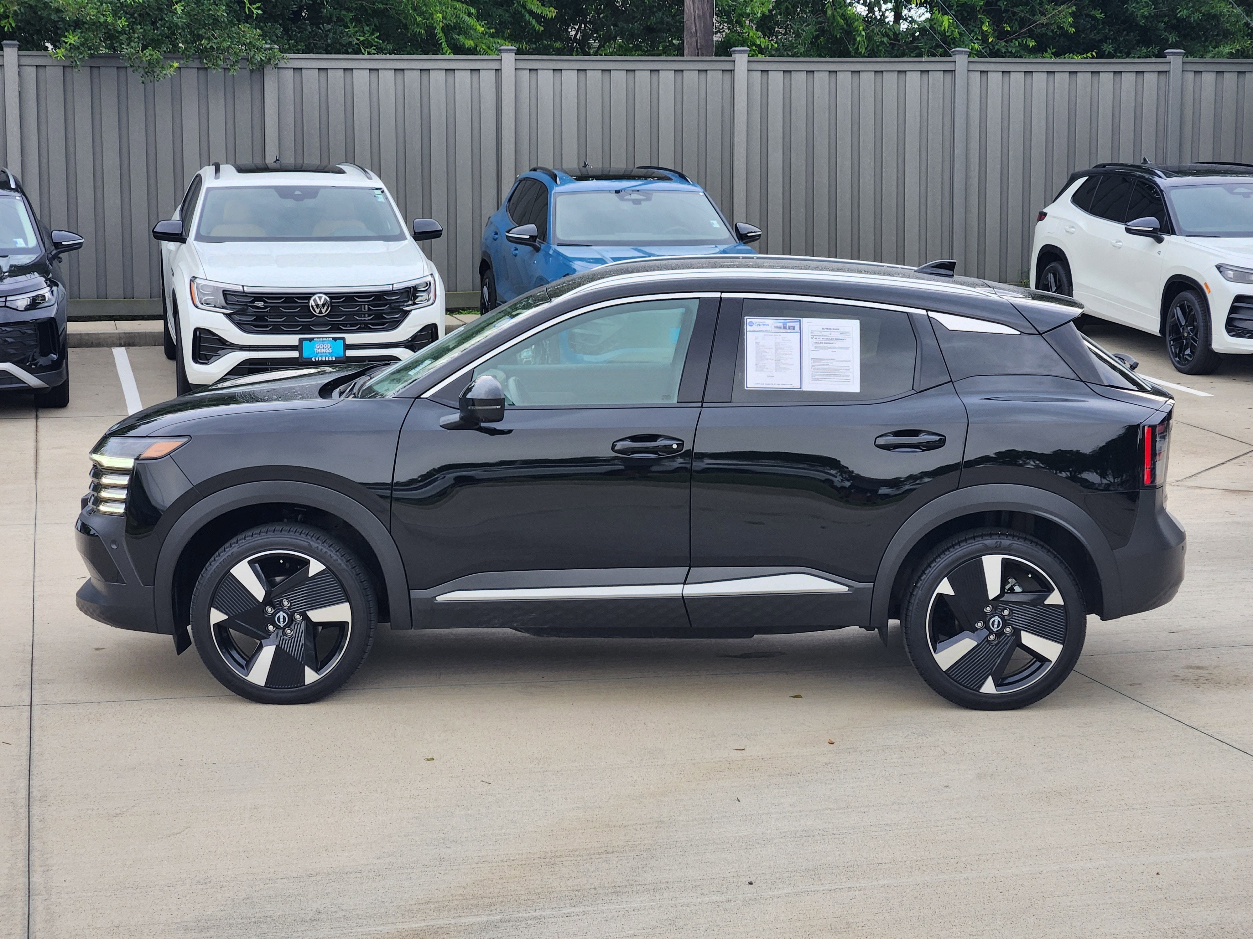 2025 Nissan Kicks SR