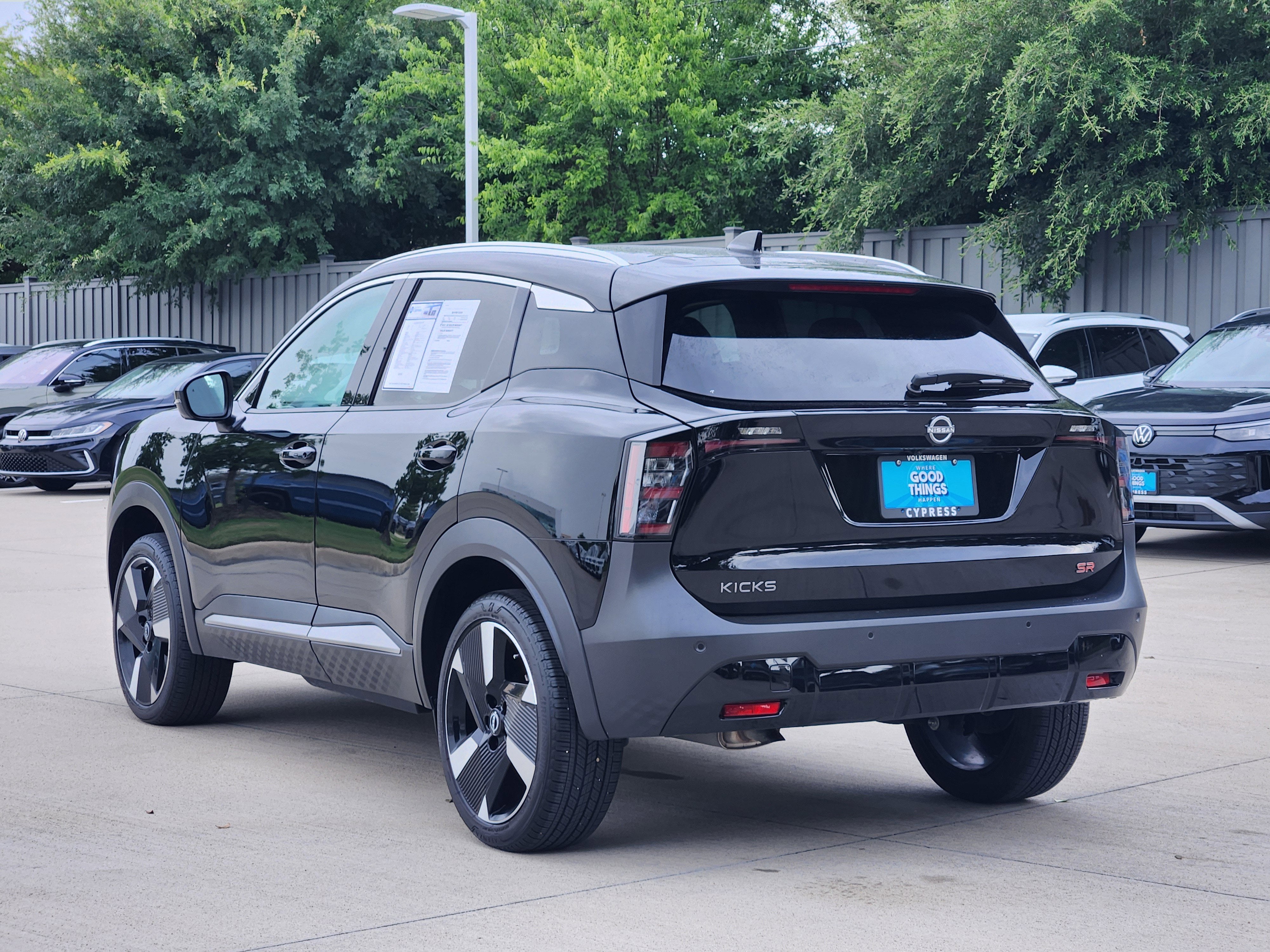 2025 Nissan Kicks SR