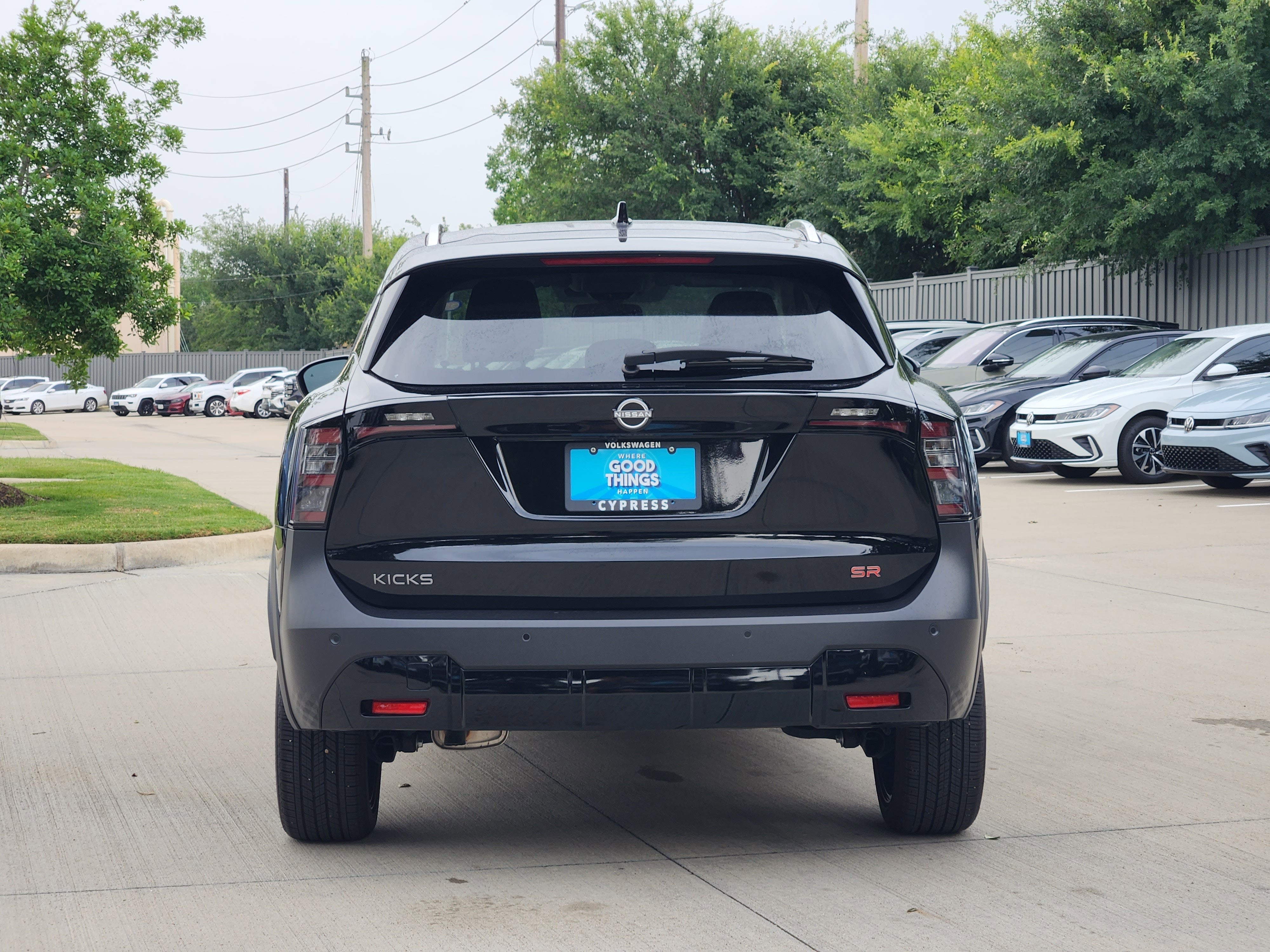 2025 Nissan Kicks SR
