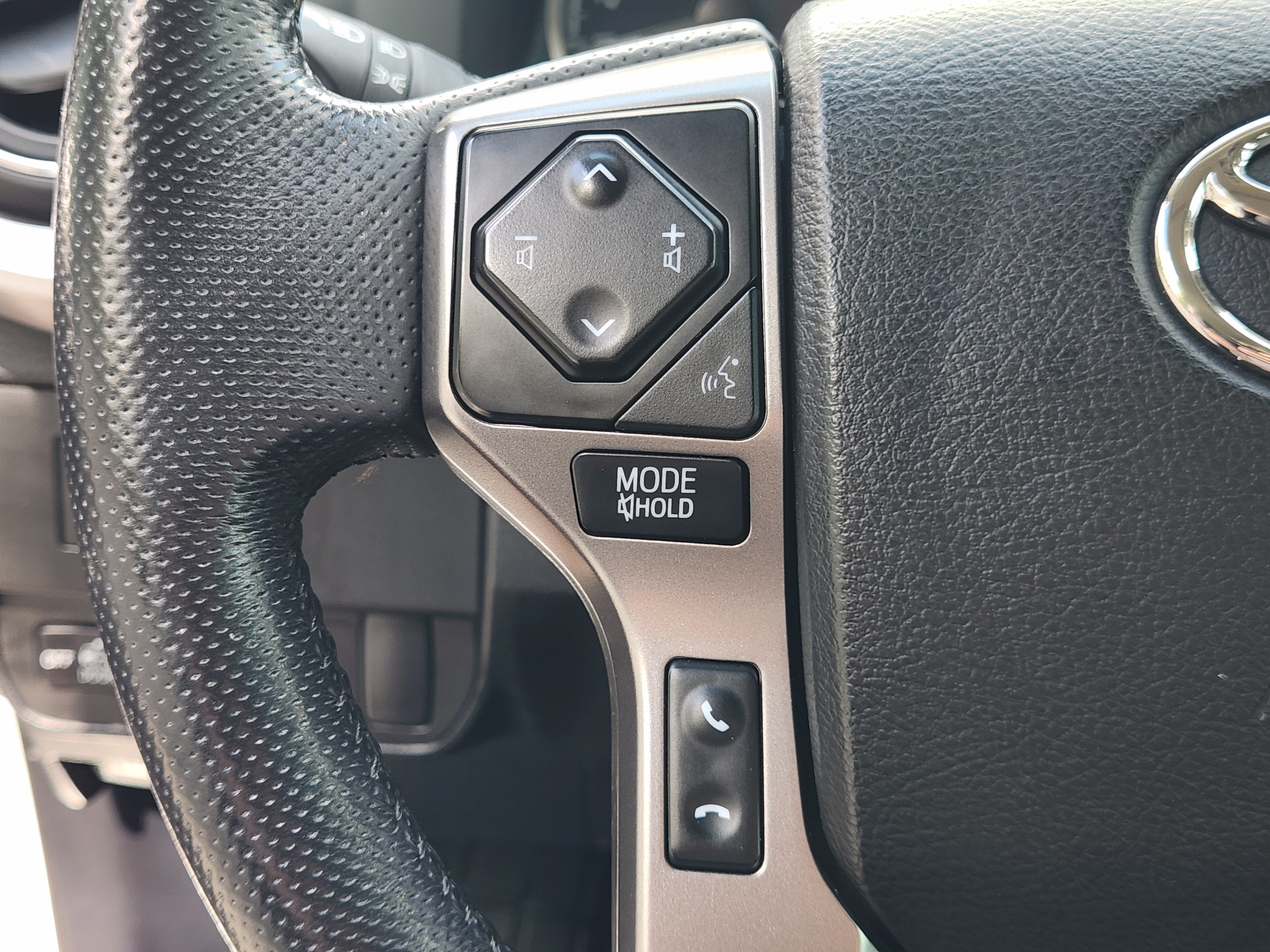 2022 Toyota Tacoma 2WD SR5