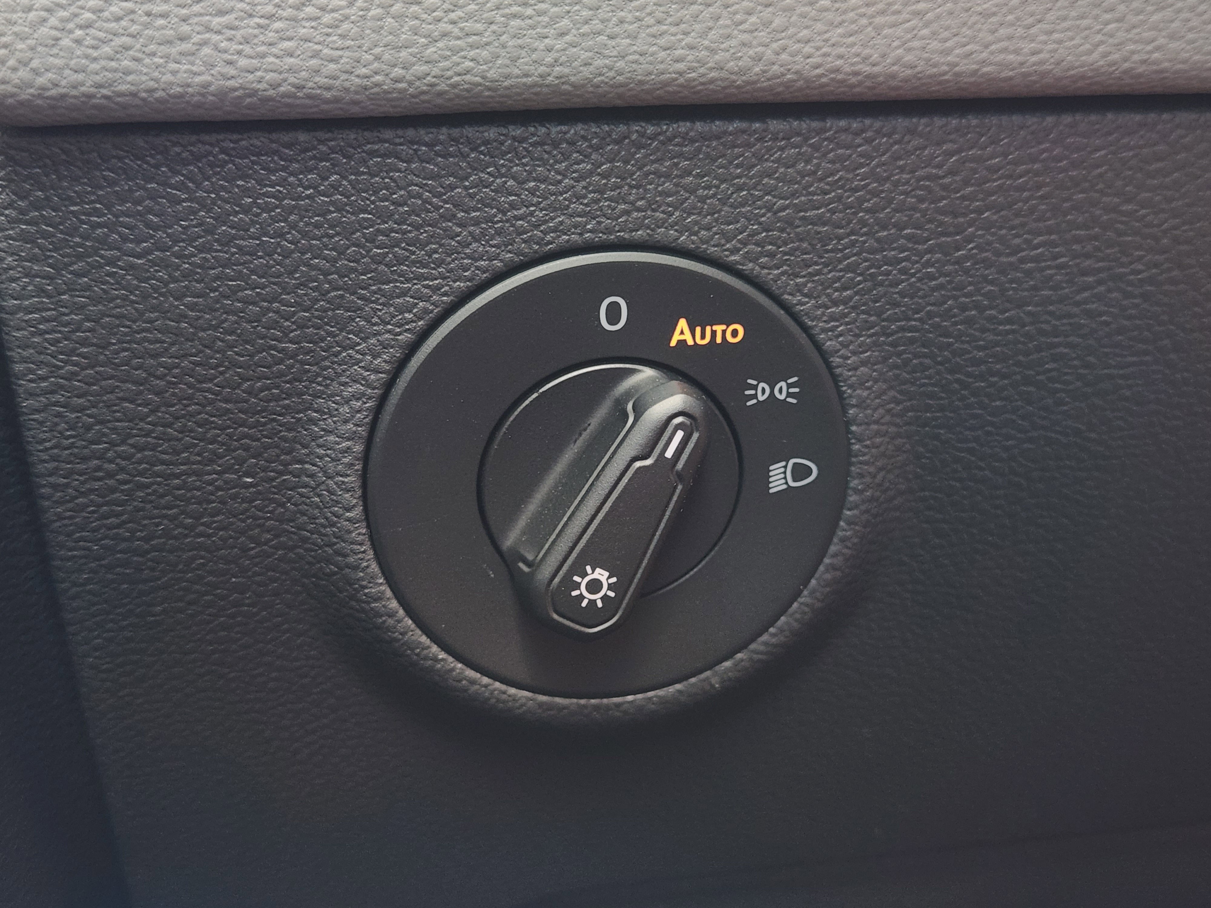 2023 Volkswagen Taos SEL