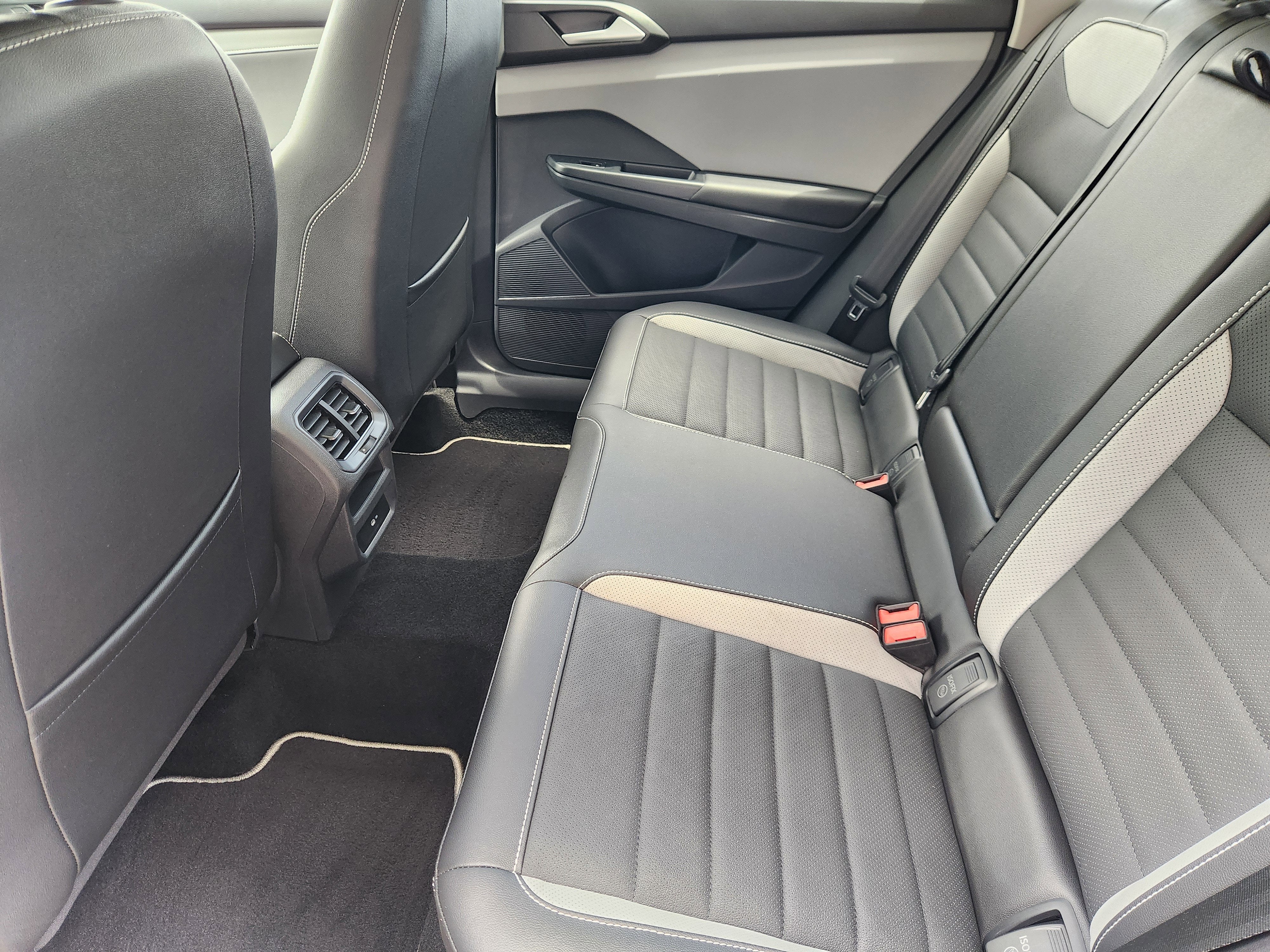 2023 Volkswagen Taos SEL