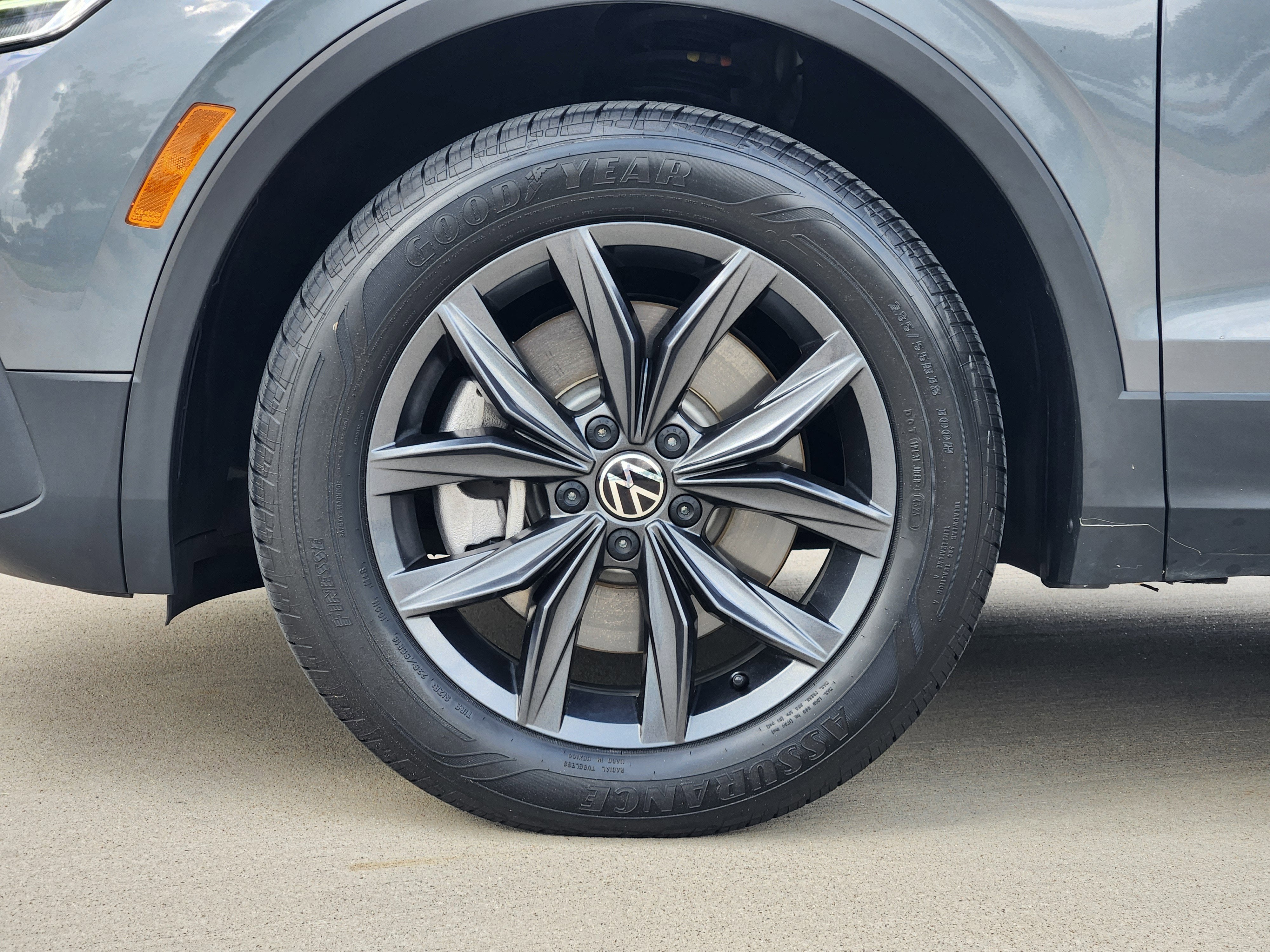 2023 Volkswagen Tiguan SE
