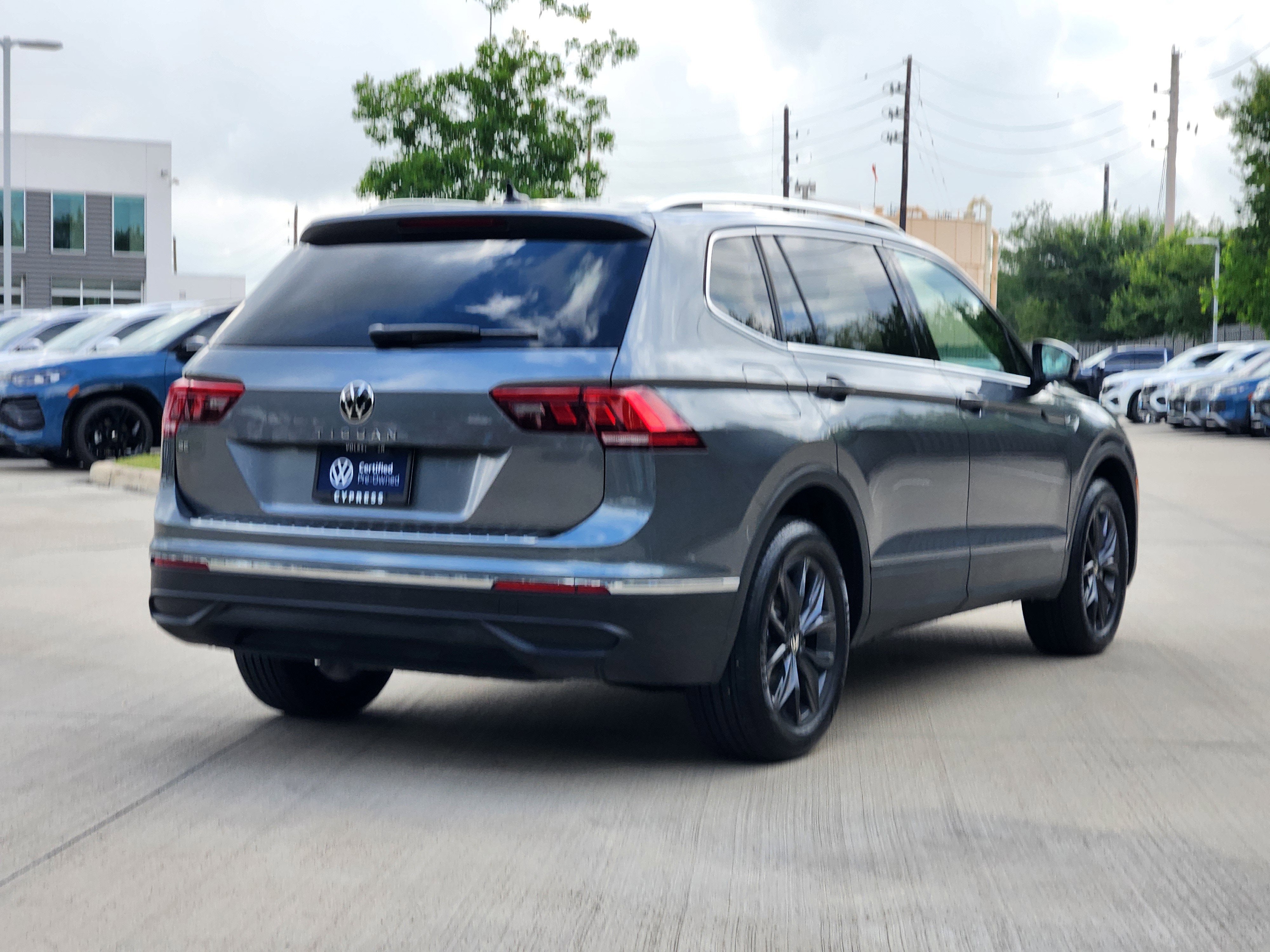 2023 Volkswagen Tiguan SE