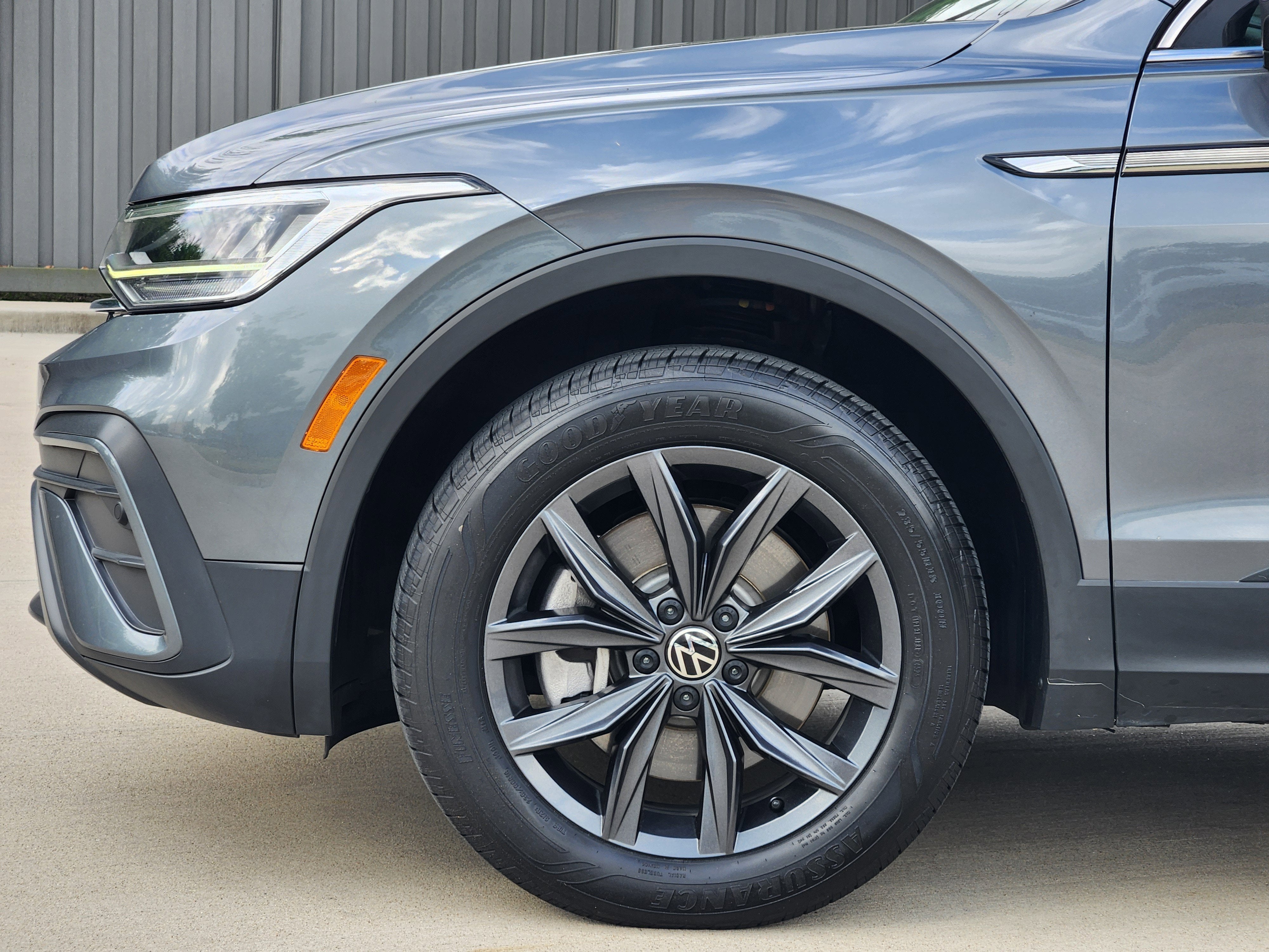 2023 Volkswagen Tiguan SE
