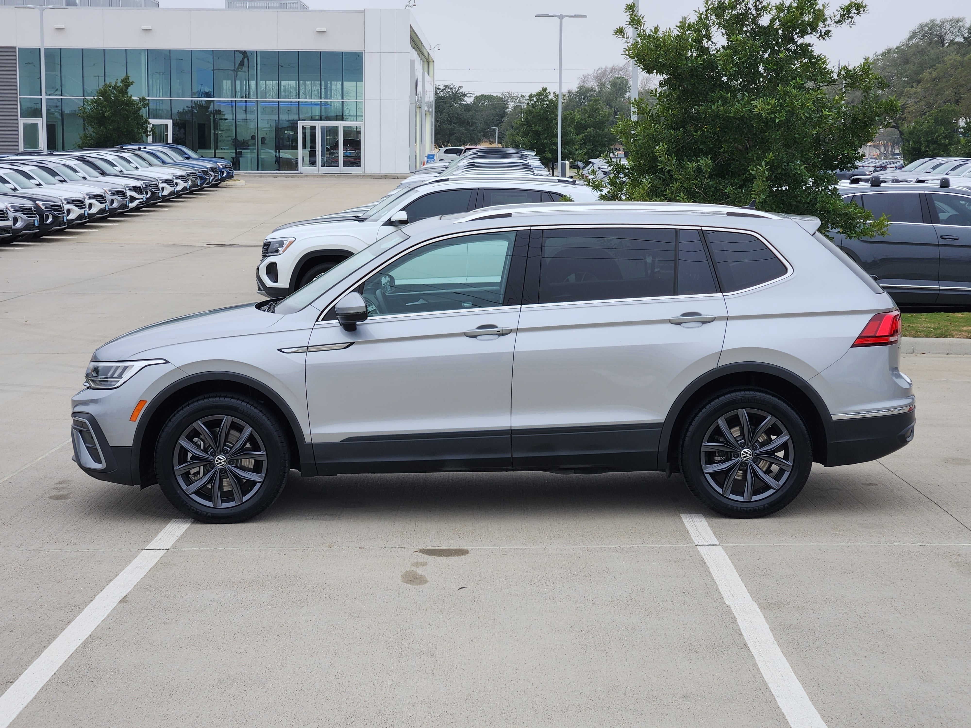 2022 Volkswagen Tiguan SE