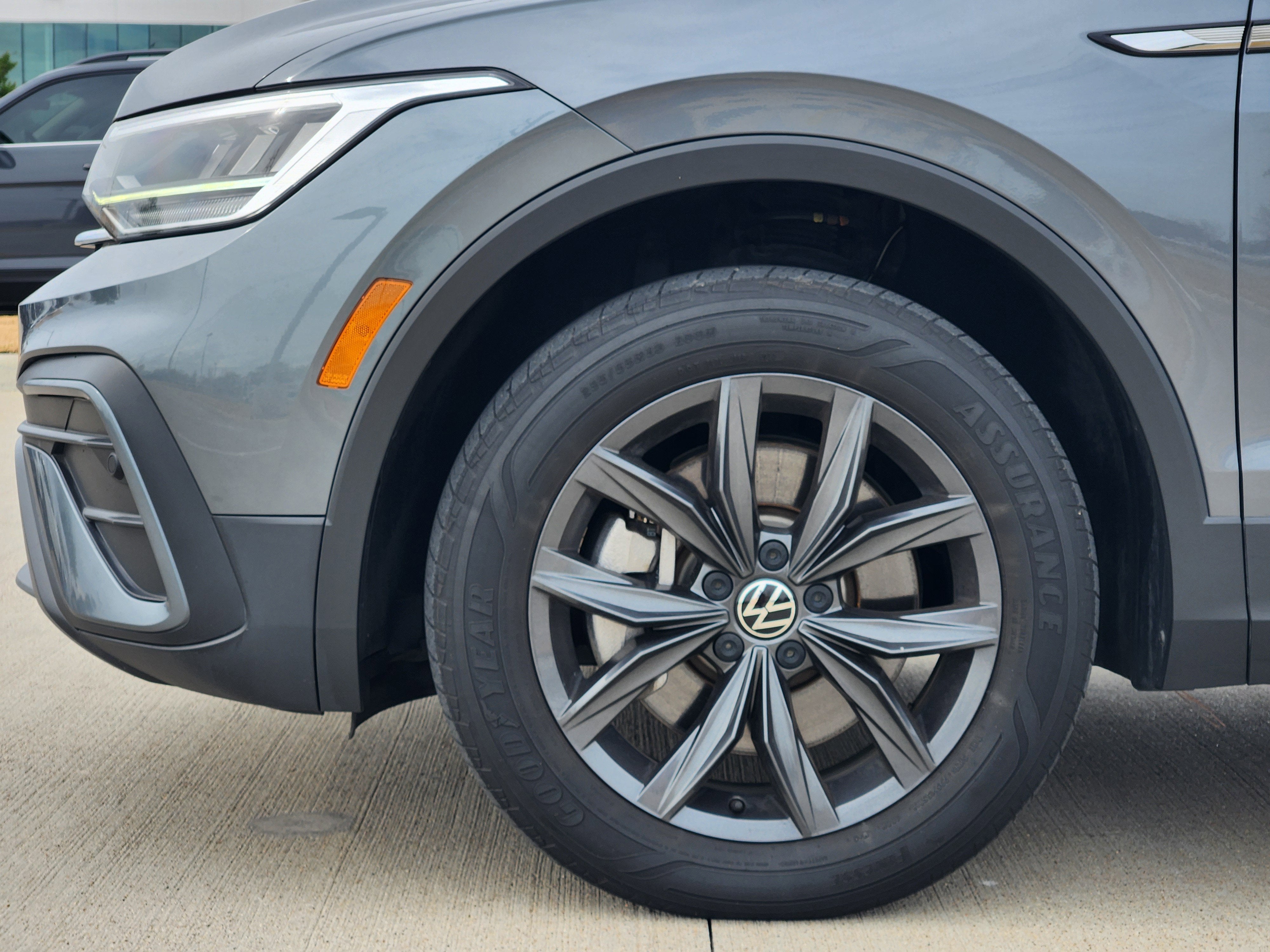 2023 Volkswagen Tiguan SE