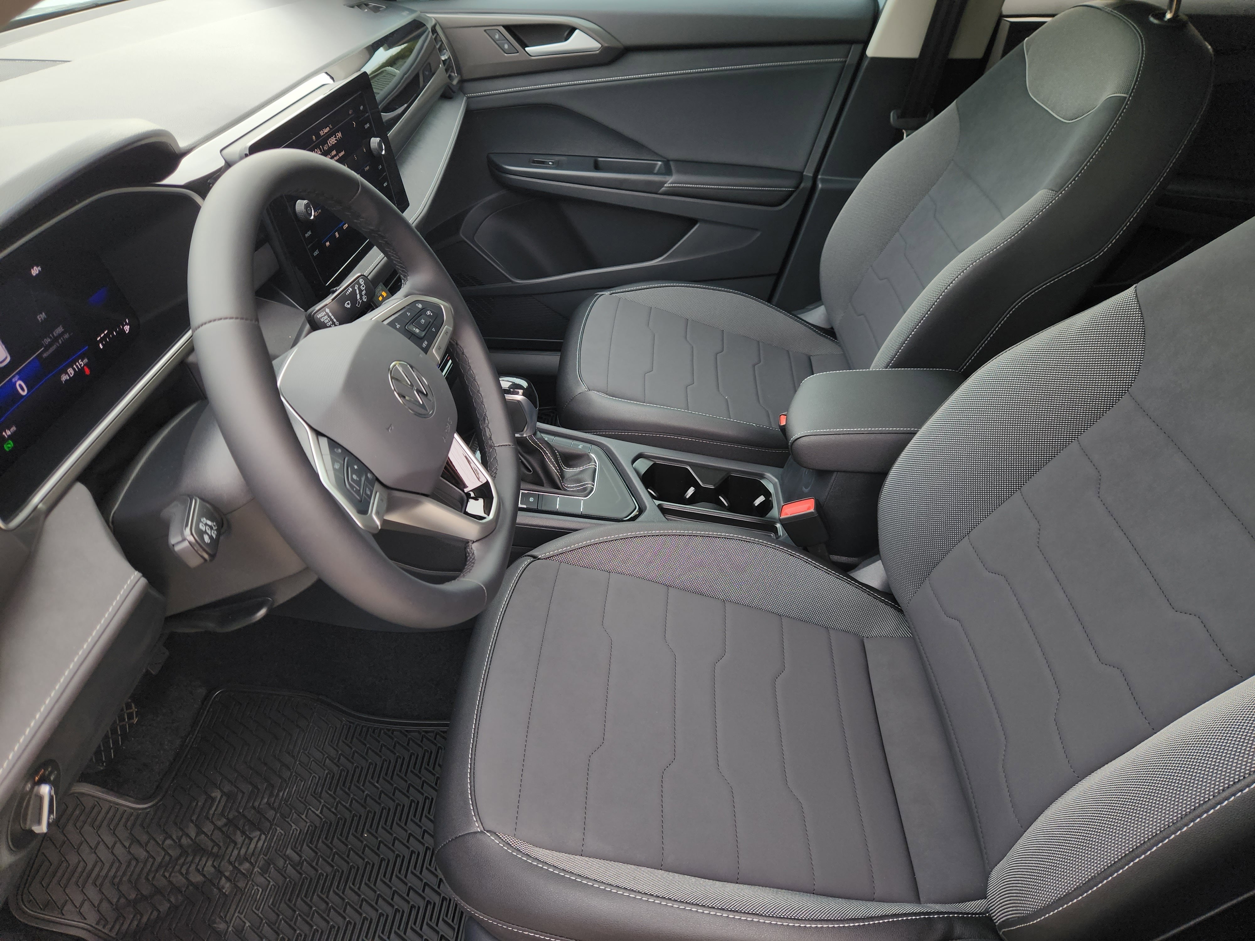 2026 Volkswagen Taos SE Black