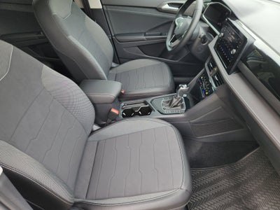 2026 Volkswagen Taos SE Black