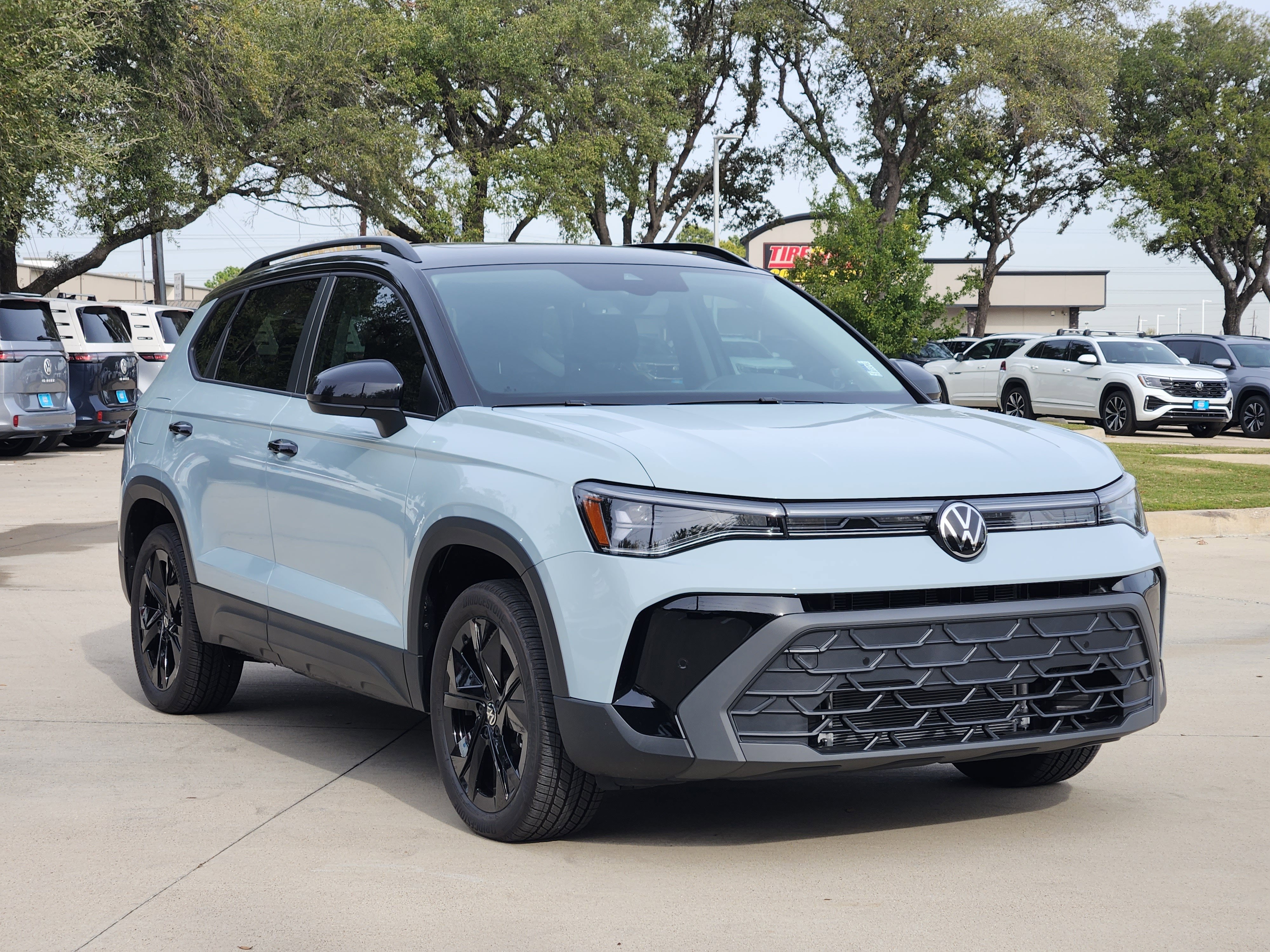 2026 Volkswagen Taos SE Black