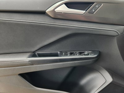 2026 Volkswagen Taos SE Black