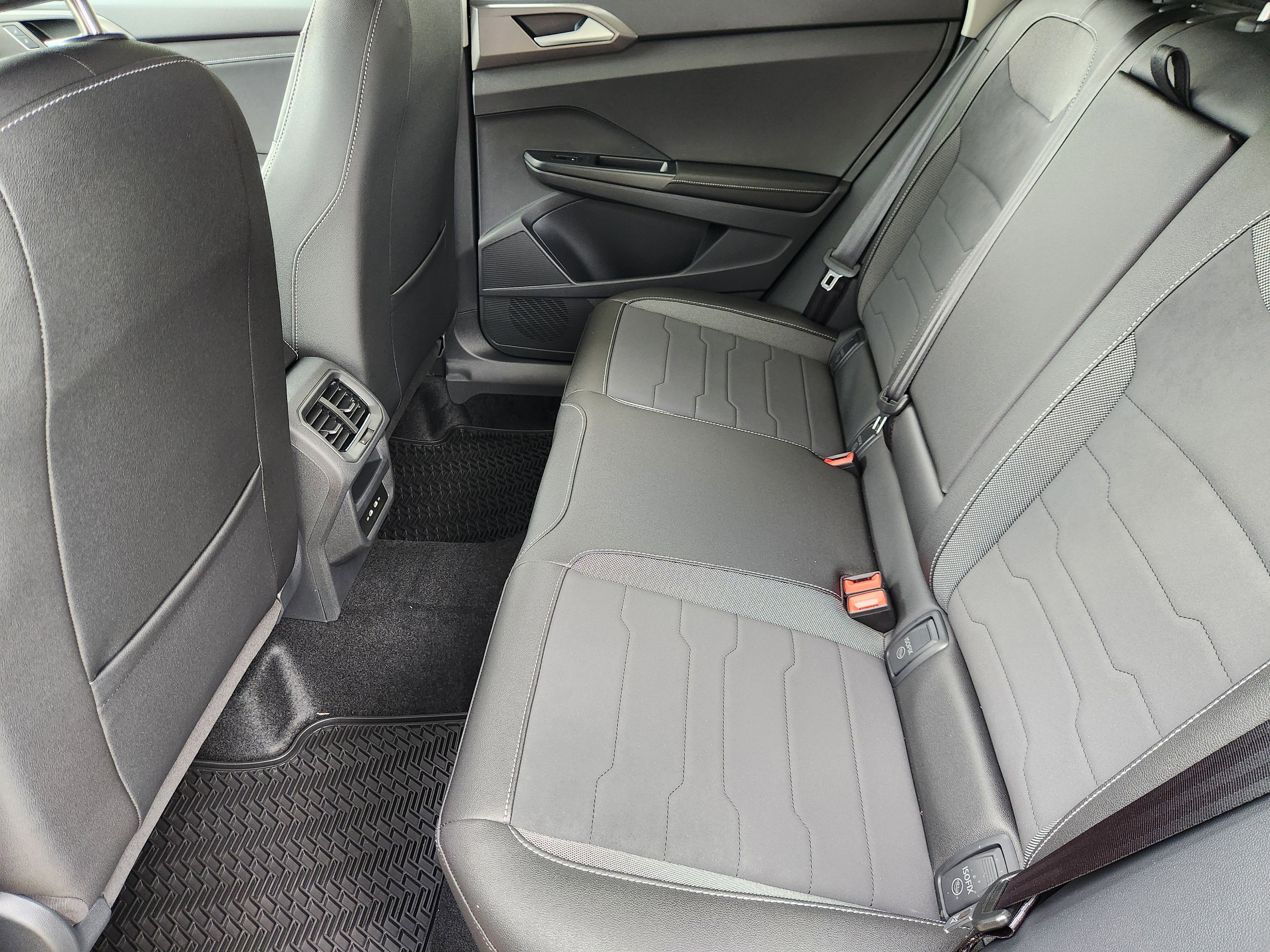 2026 Volkswagen Taos SE Black