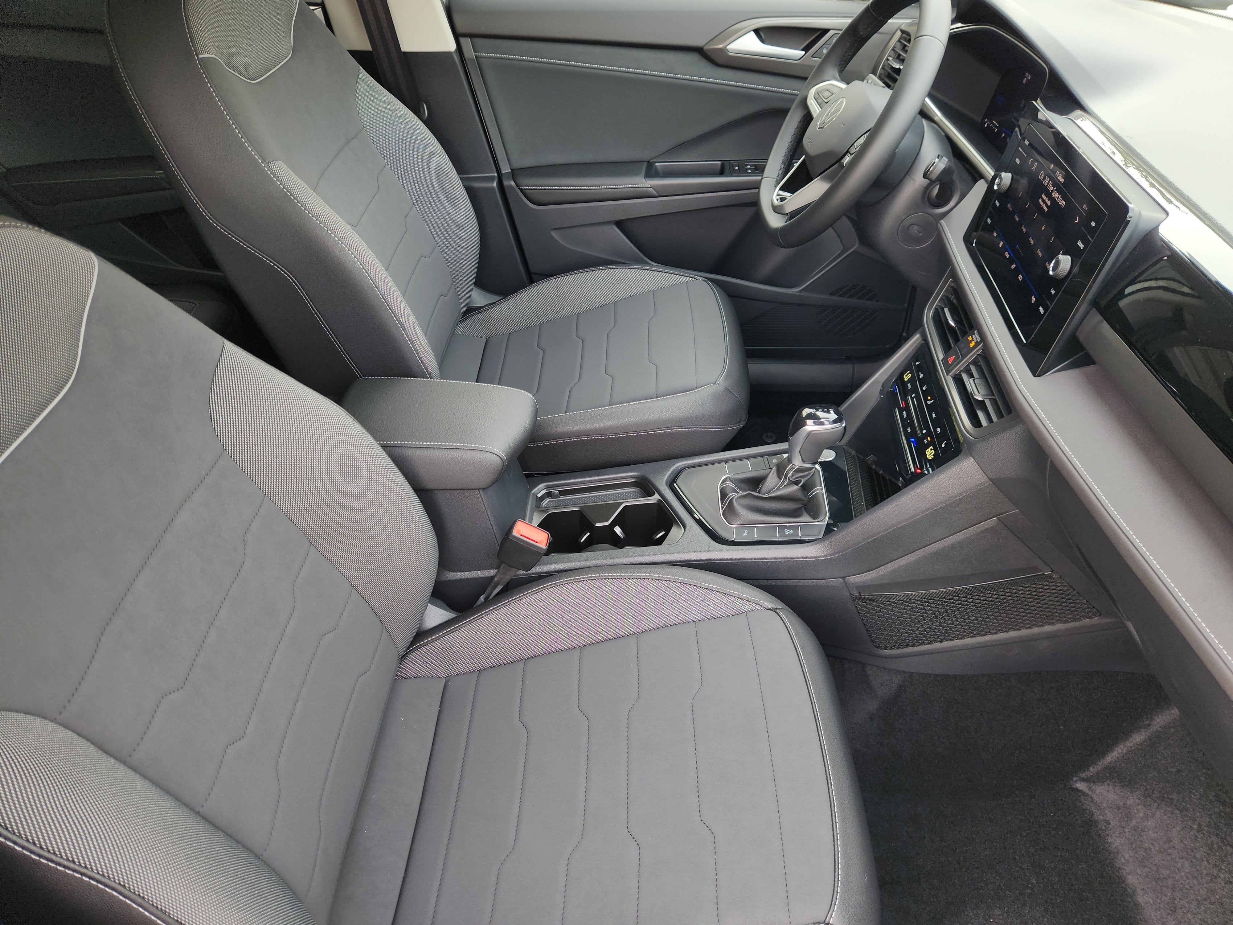 2026 Volkswagen Taos SE Black