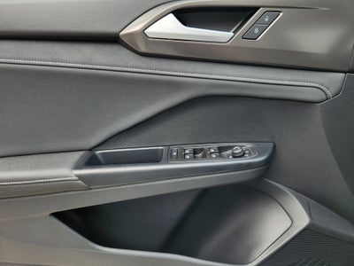 2026 Volkswagen Taos SE Black