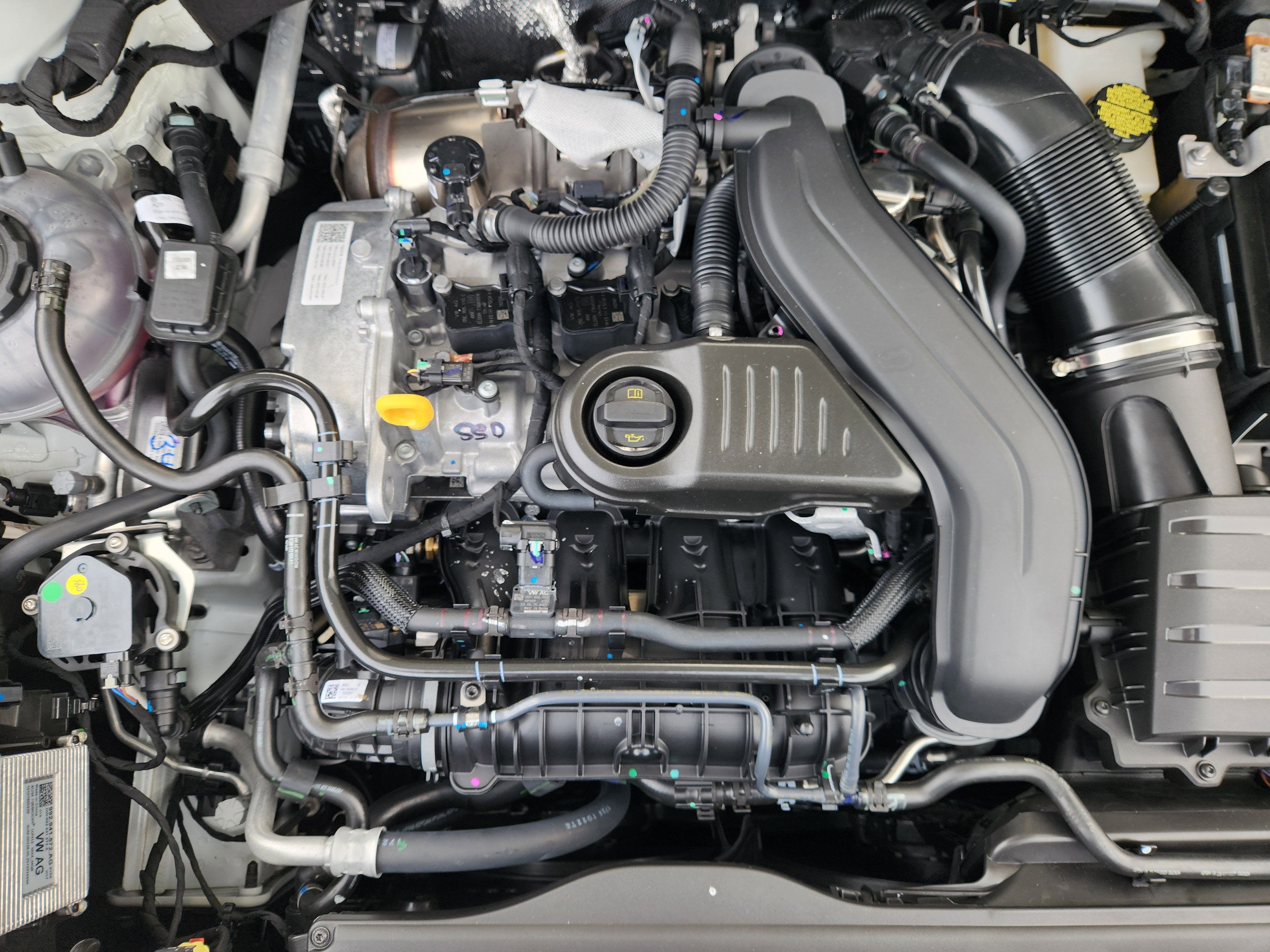 2026 Volkswagen Taos SE Black