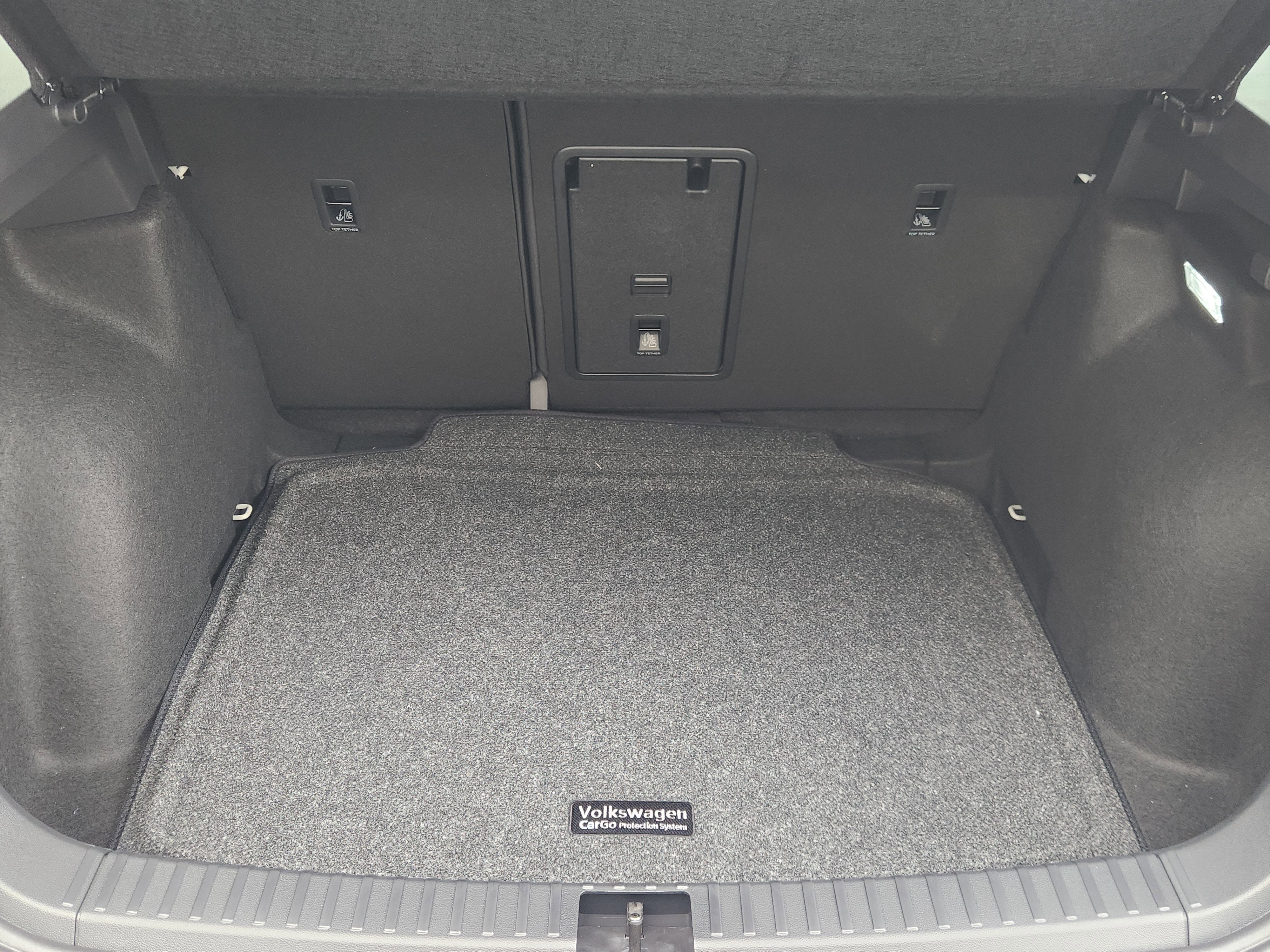 2026 Volkswagen Taos SE Black