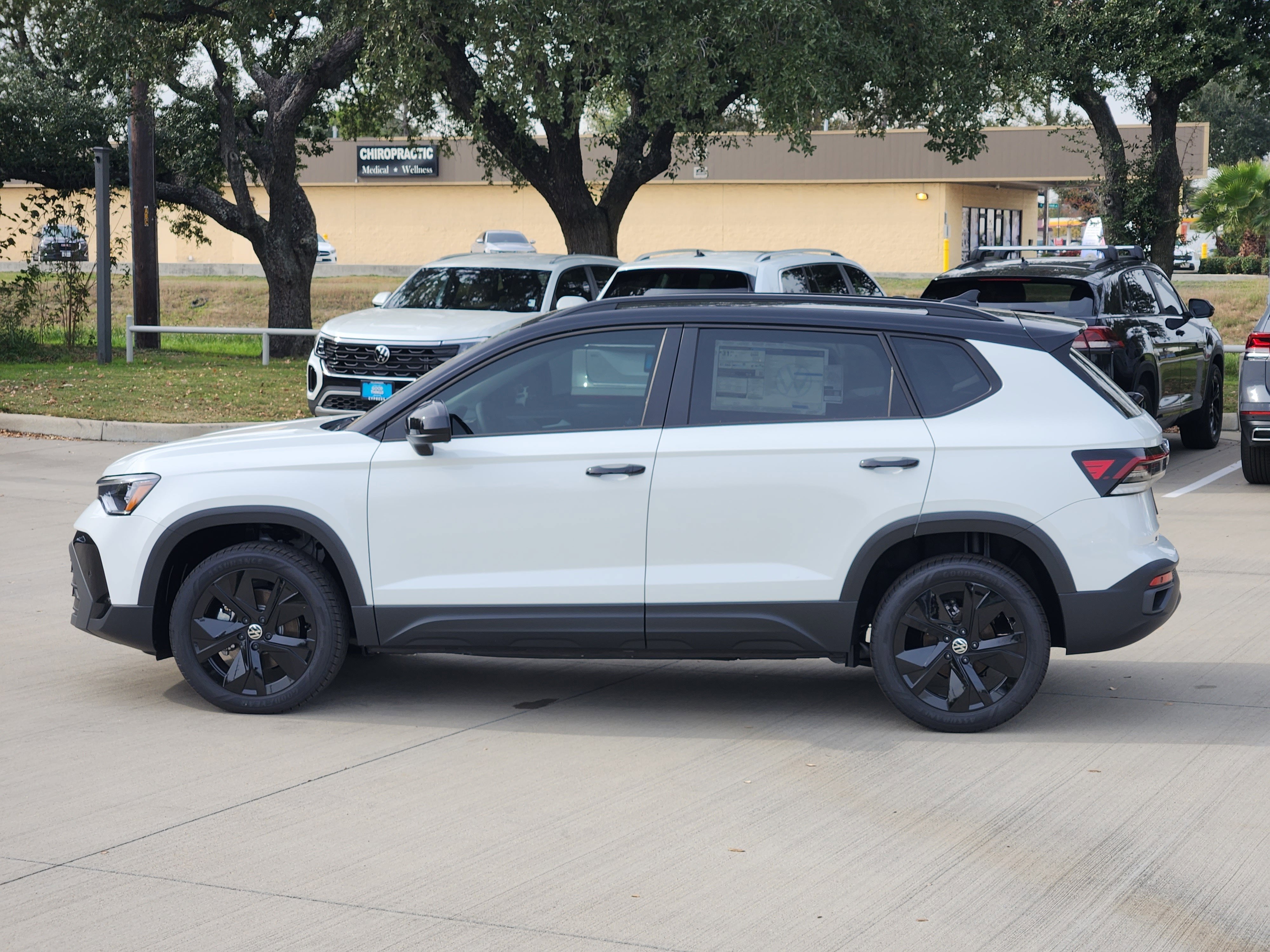 2026 Volkswagen Taos SE Black