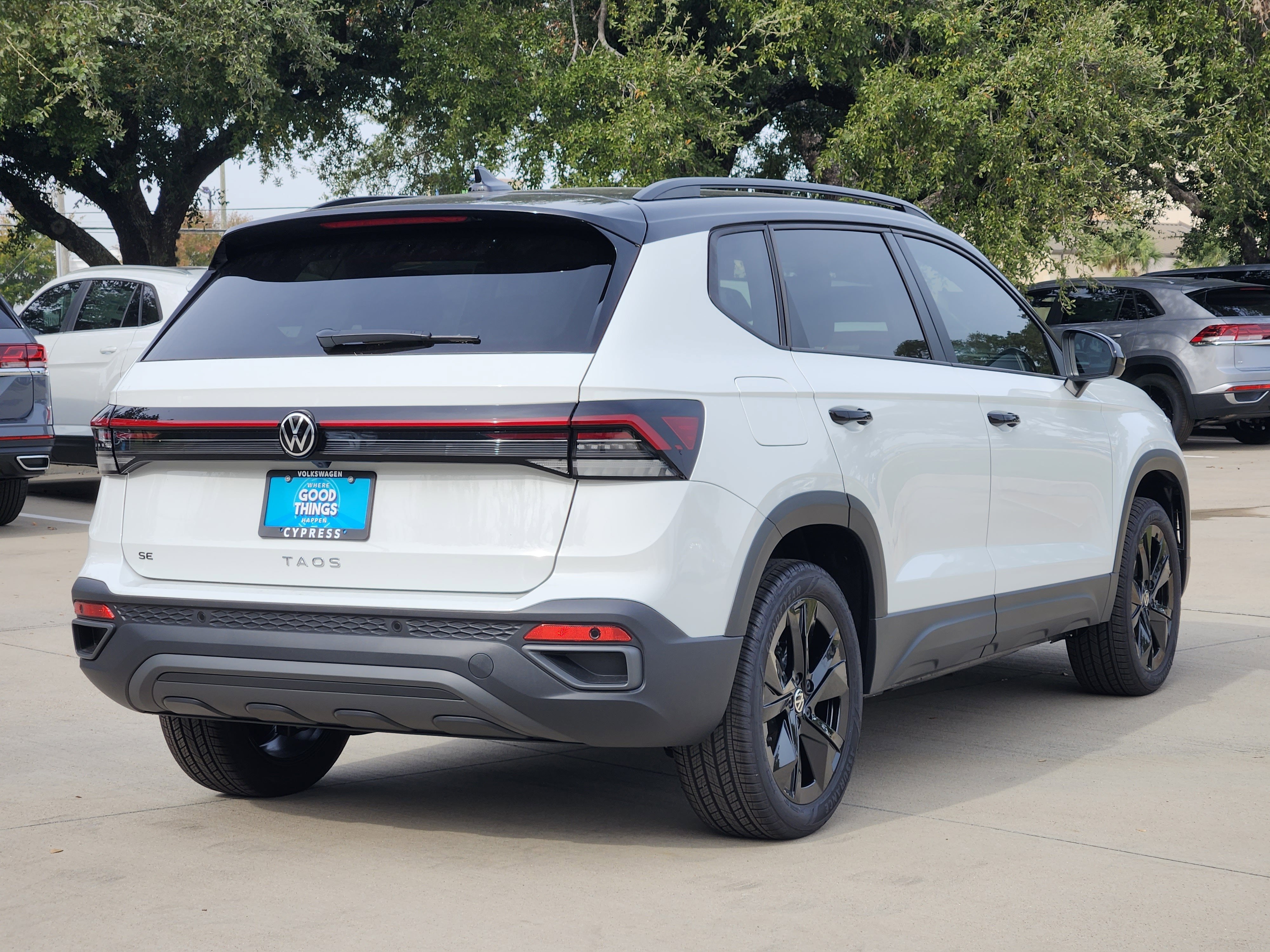 2026 Volkswagen Taos SE Black