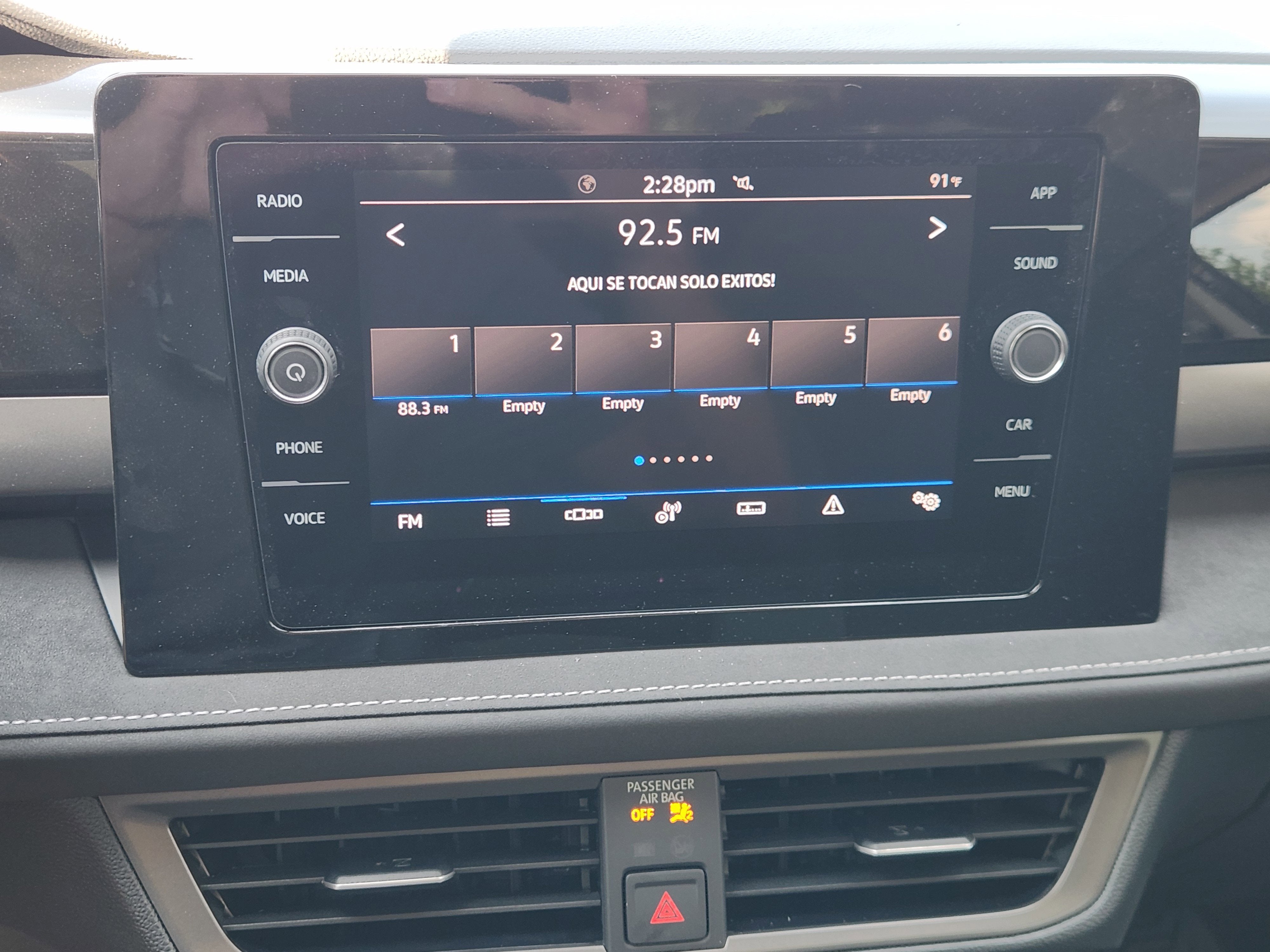 2026 Volkswagen Taos SE Black